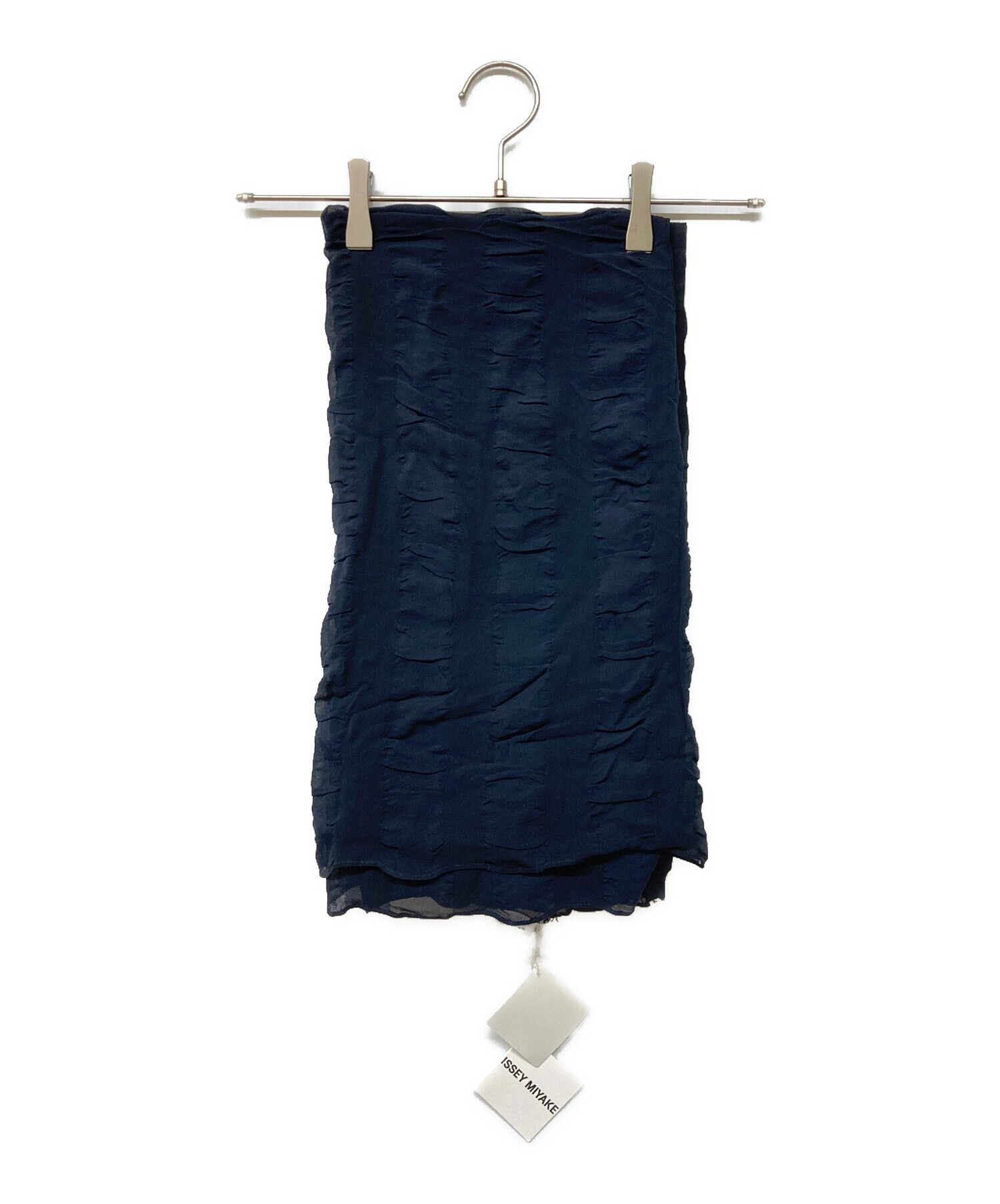 ISSEY MIYAKE ウール/シルク ストール USED イッセイ ミヤケ 中古・古着通販】ISSEY MIYAKE (イッセイミヤケ) 大判シルクストール