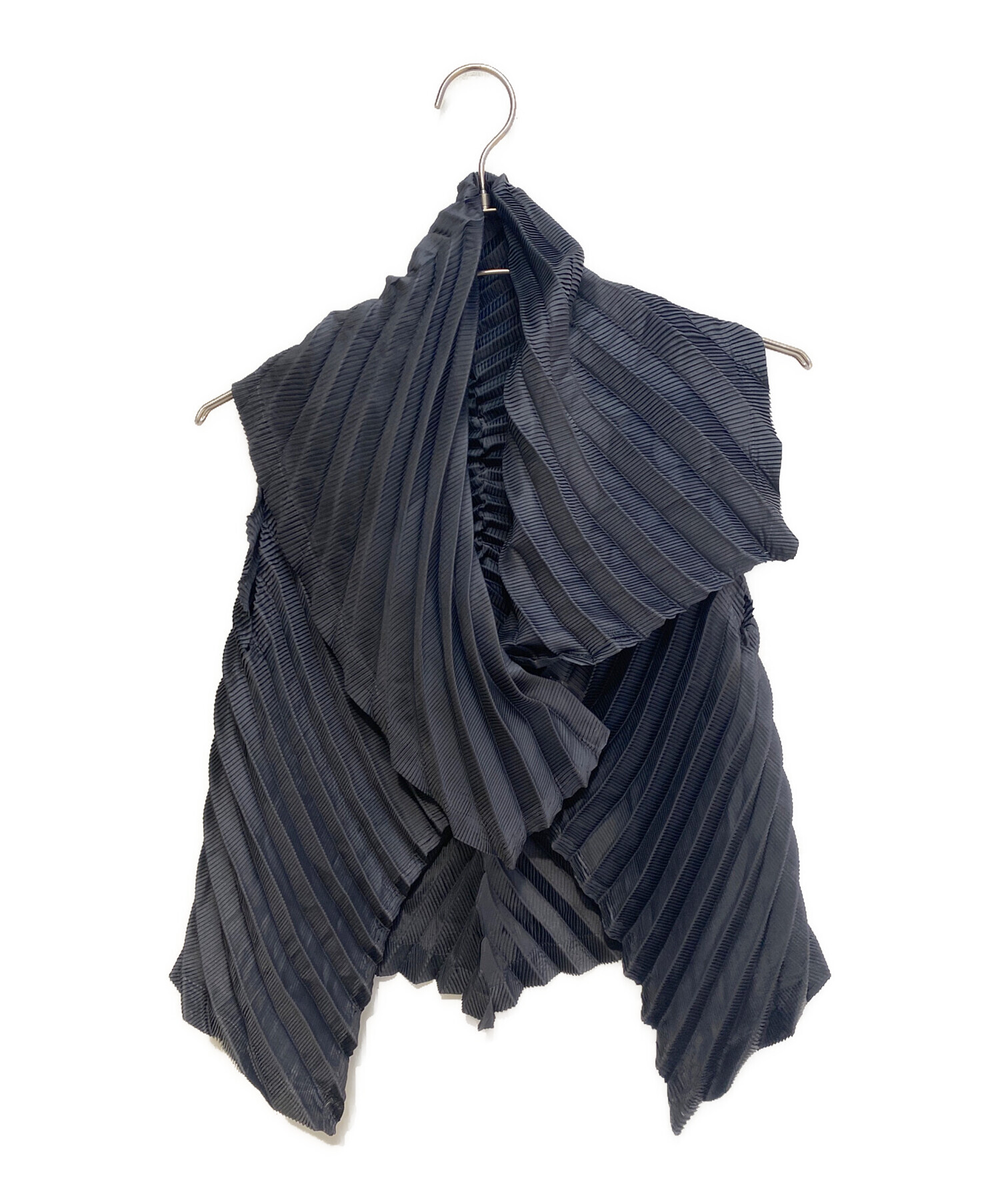 me ISSEY MIYAKE プリーツ変形ベスト 中古・古着通販】ISSEY MIYAKE (イッセイミヤケ) Pleats shaped Vest