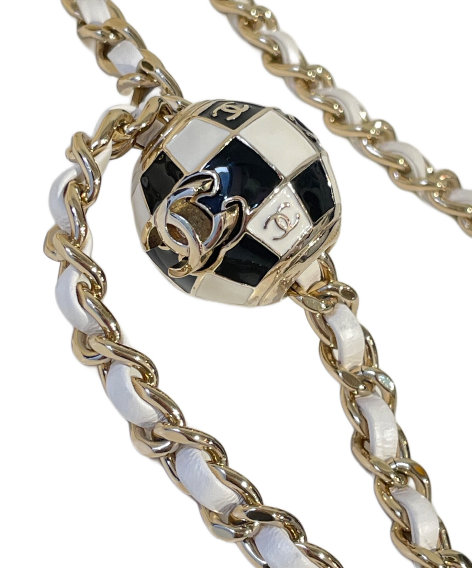 CHANELミニマトラッセ　ボールチェーンバッグ コーデに高級感をプラス♪】CHANEL ミニマトラッセ ココボール (CHANEL