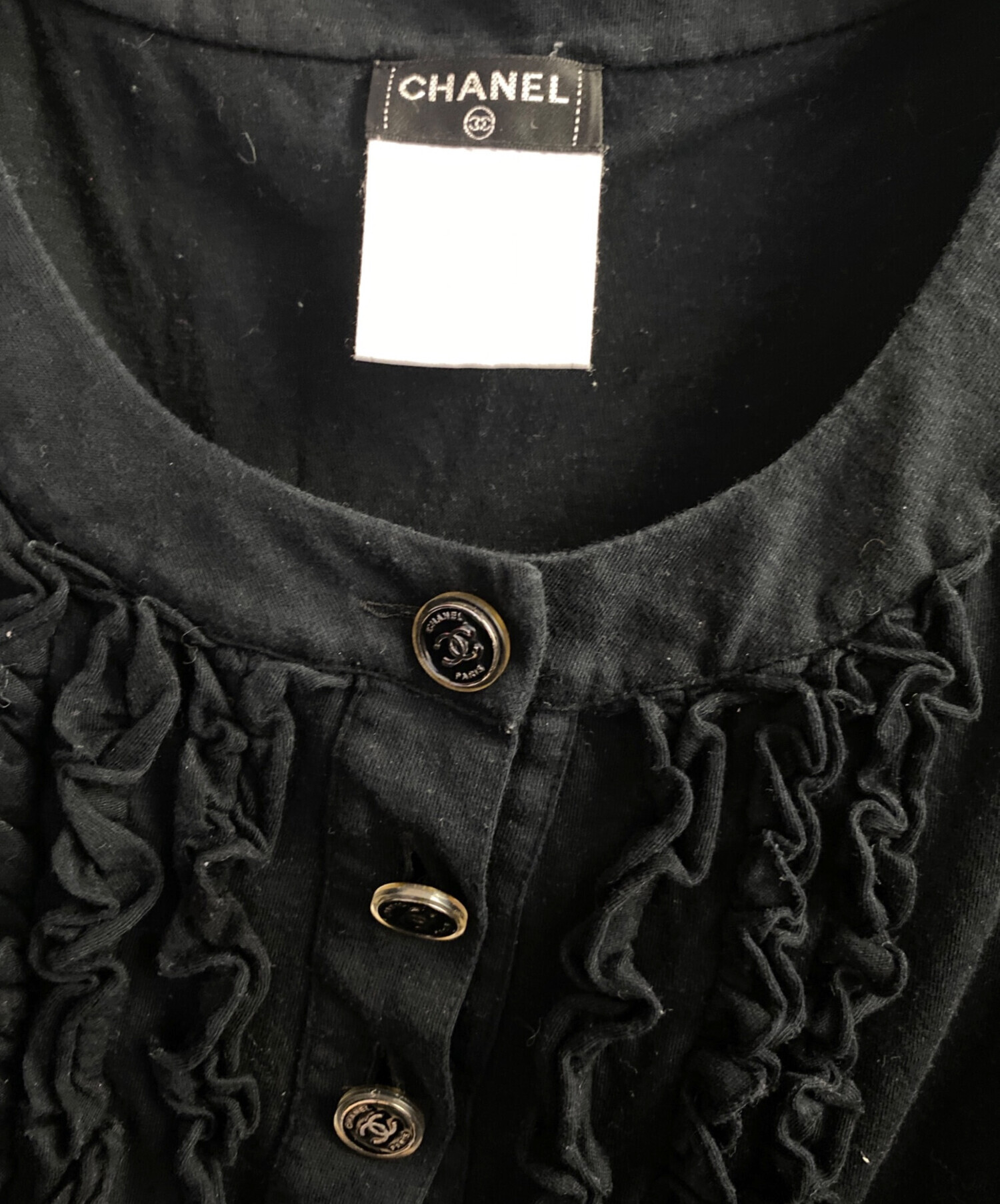 CHANEL 黒 タンクトップ 中古・古着通販】CHANEL (シャネル) ココボタン 09P コットン タンク