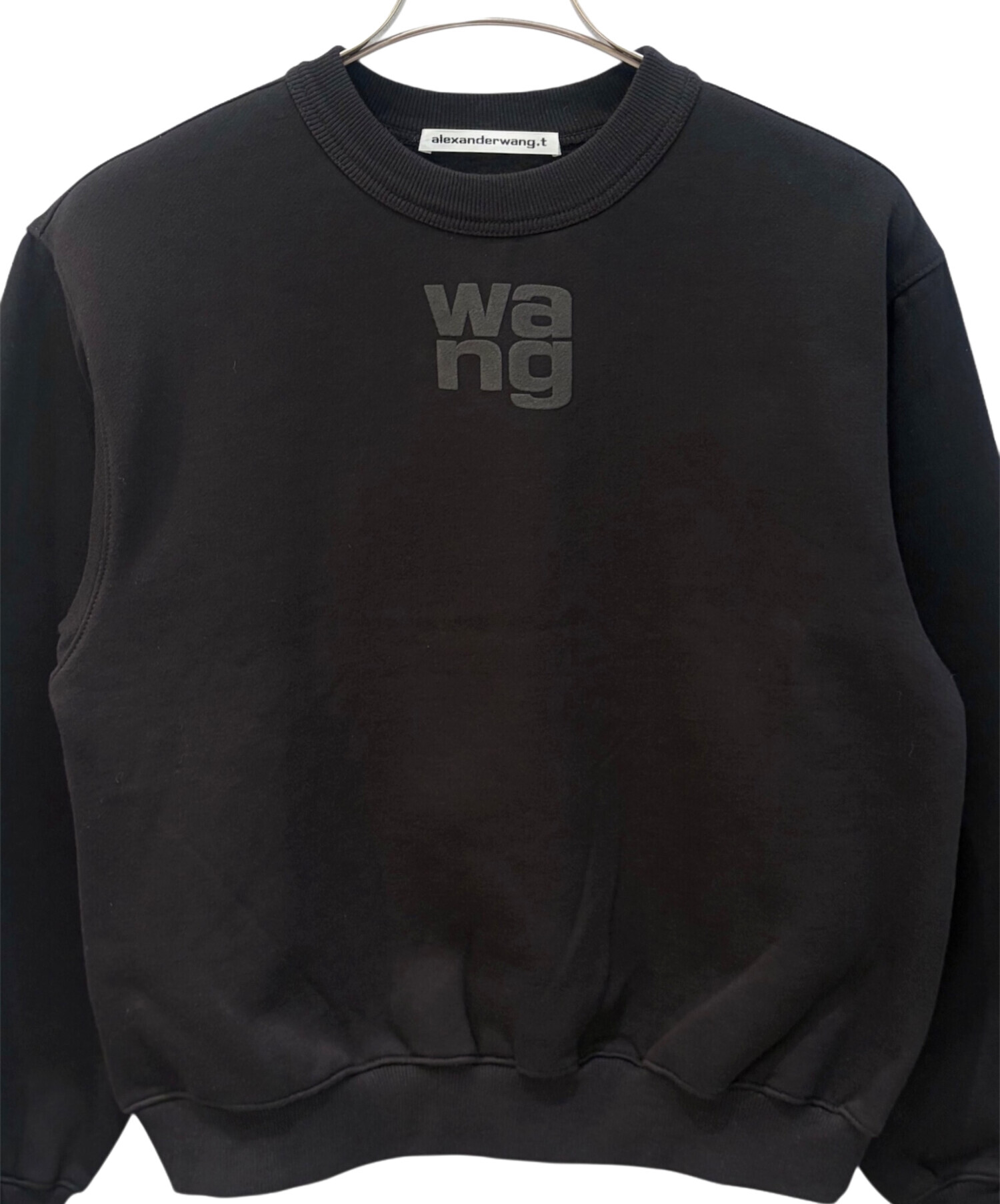 希少 アレキサンダーワン 上質 エンボスロゴ モックネック デザイン スウェット alexanderwang（アレキサンダー・ワン） ロゴスウェット ブラック