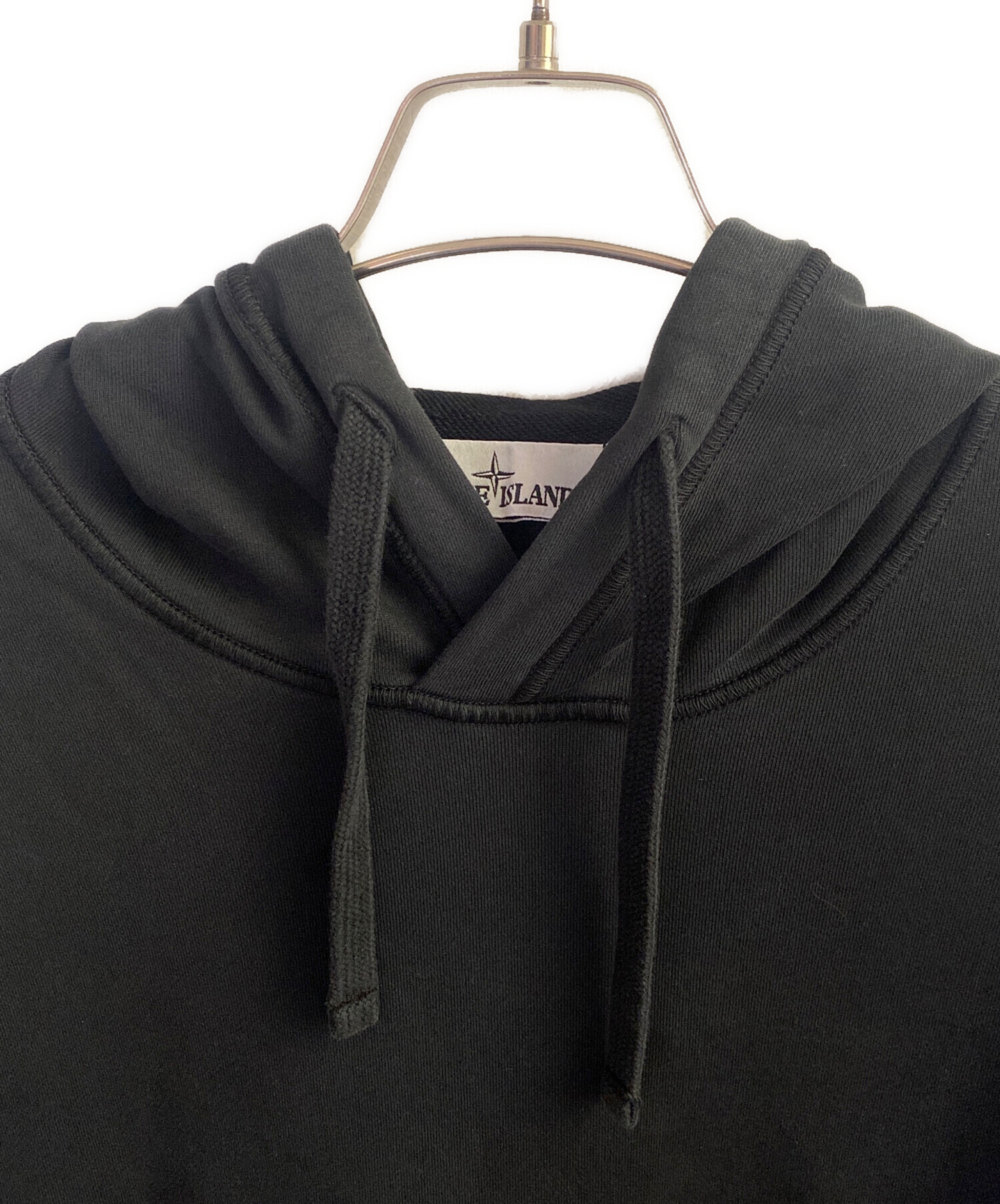 新品未使用 Lサイズ STONE  ワッペン パーカー 黒 中古・古着通販】STONE ISLAND (ストーンアイランド) ワッペンロゴ