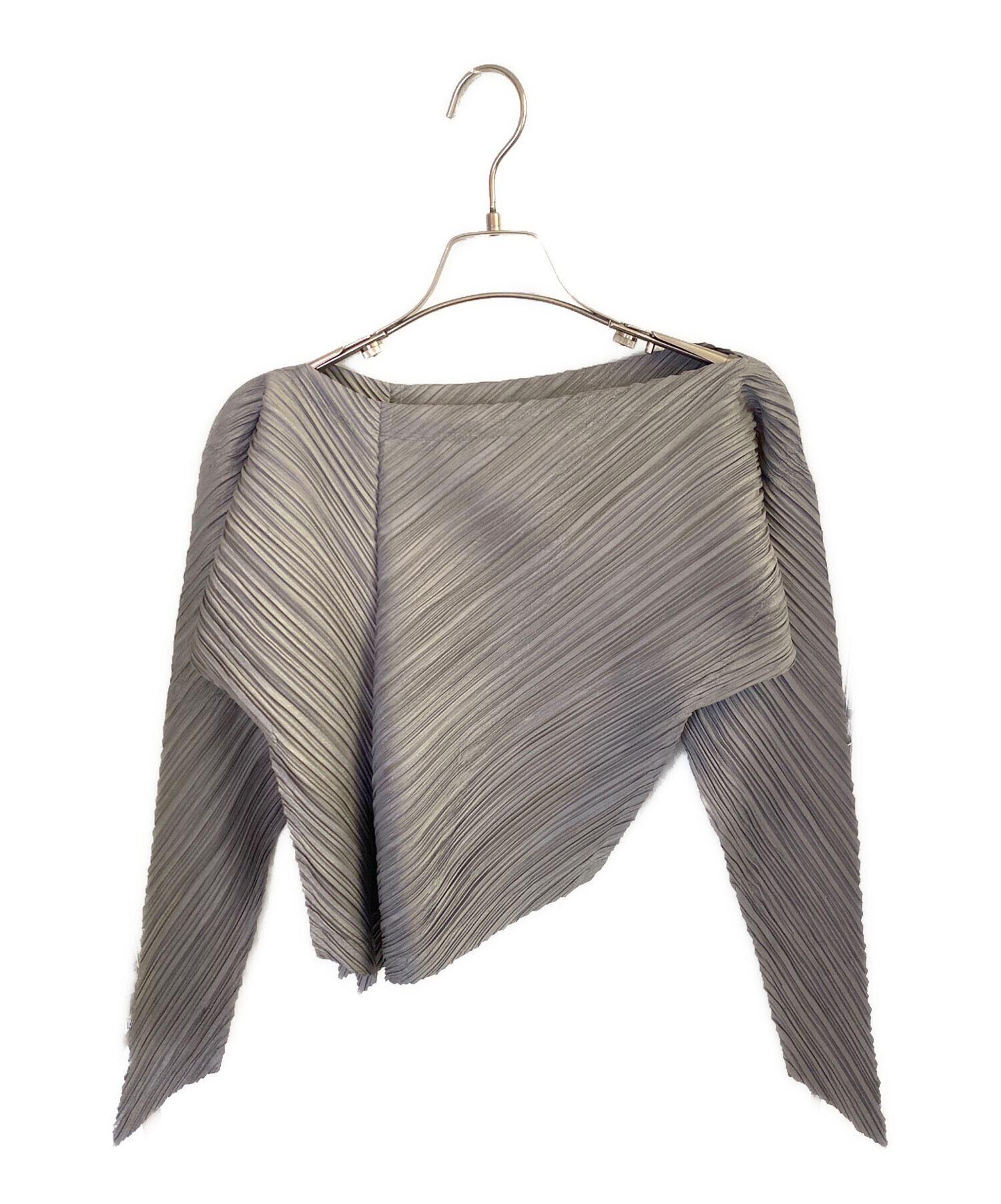 ミー イッセイミヤケ me ISSEY MIYAKE プリーツ カットソー 衣料品 トップス ポリエステル レディース グレー系 【中古】 中古・古着通販】ISSEY MIYAKE (イッセイミヤケ) プリーツカットソー