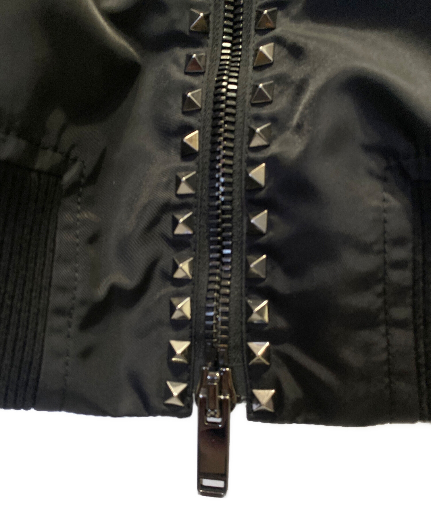 VALENTINO ロックスタッズ　ブルゾン　MA-1 size44 ハンガー付 中古・古着通販】VALENTINO (ヴァレンティノ) ロックスタッズ MA-1
