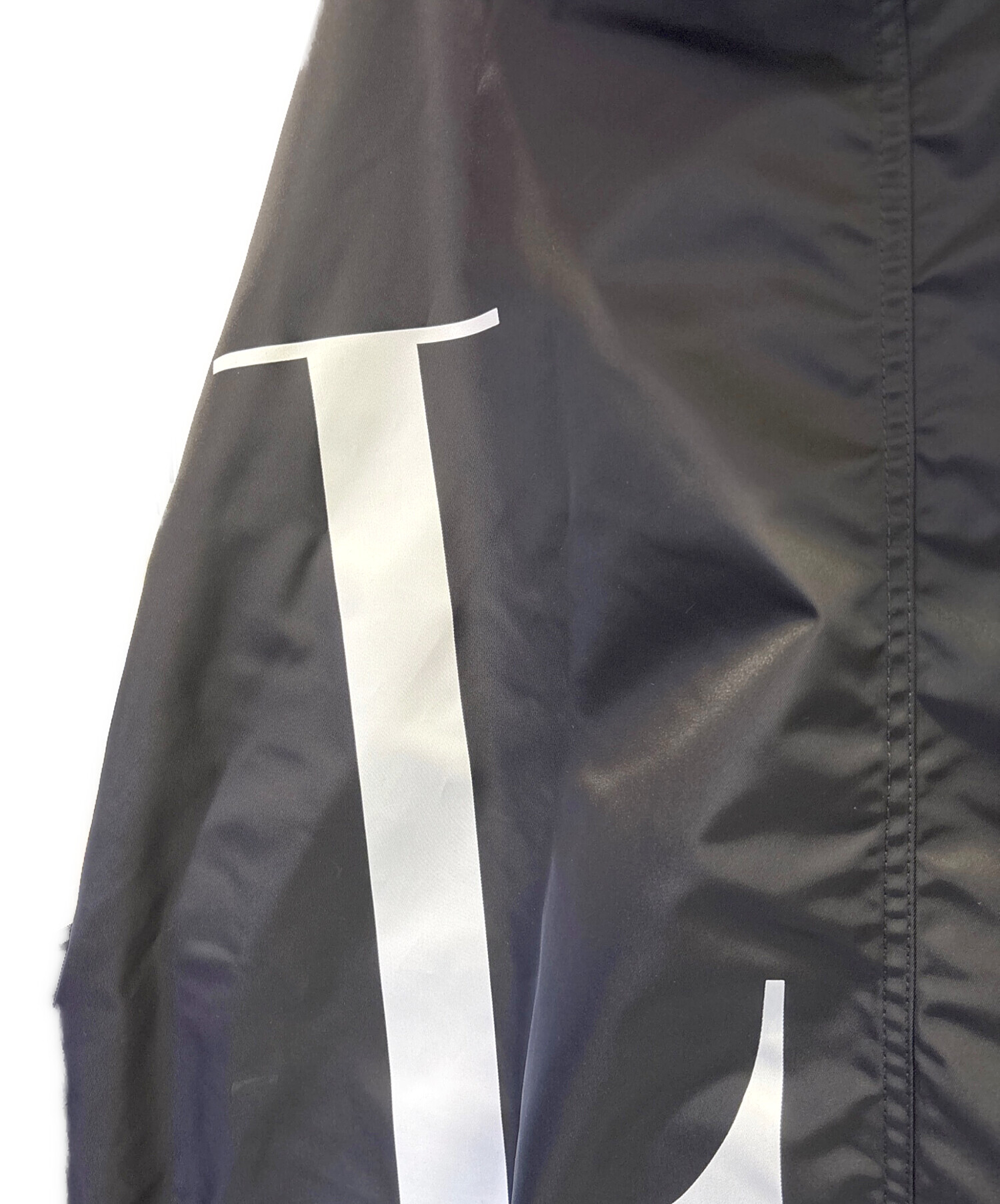 VLTN ウィンドブレーカー 中古・古着通販】VALENTINO (ヴァレンティノ) マクロVLTNプリント