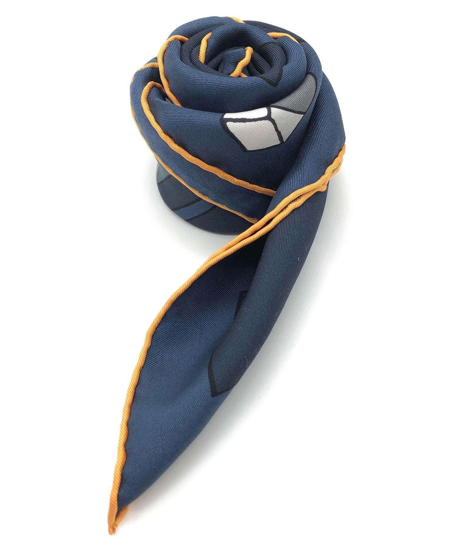 HERMÈS THE NATURE OF MEN シルクスカーフ Fashion Accessory 【公式通販】