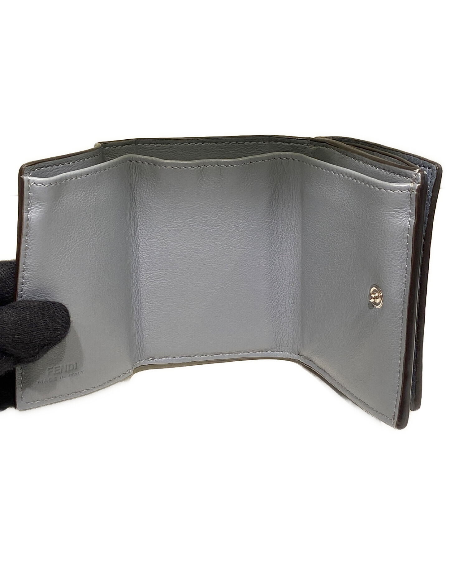 新品 フェンディ FENDI 3つ折り財布 ビーカブー ブルー フェンディ FENDI 3つ折り財布 ビーカブー MICRO TRIFOLD SELLERIA