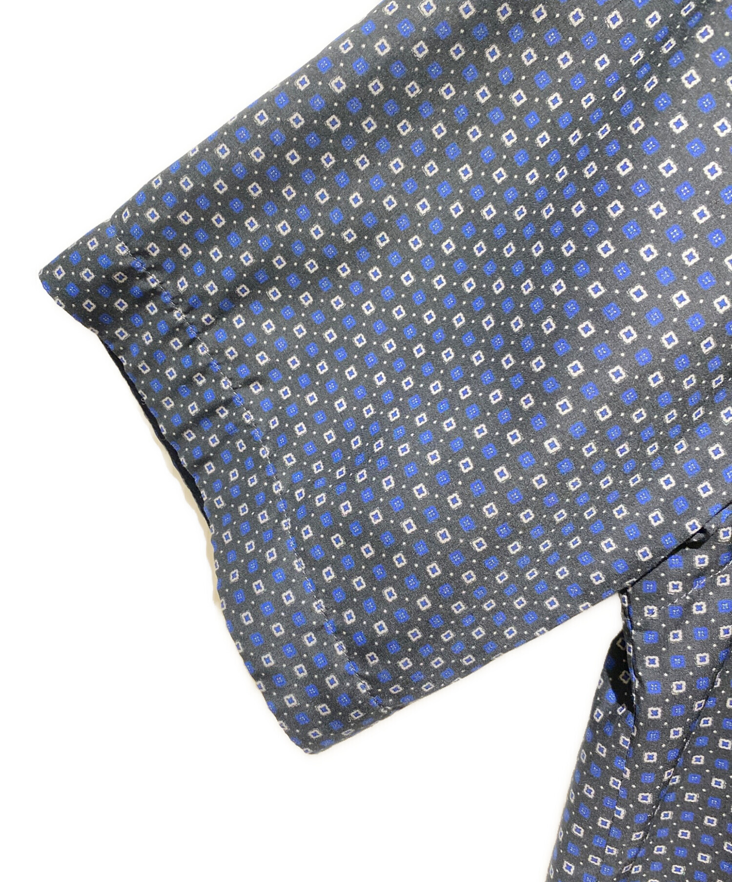 中古・古着通販】sacai (サカイ) 総柄半袖シャツ ブラック 中古・古着通販】sacai (サカイ) 総柄半袖シャツ ブラック
