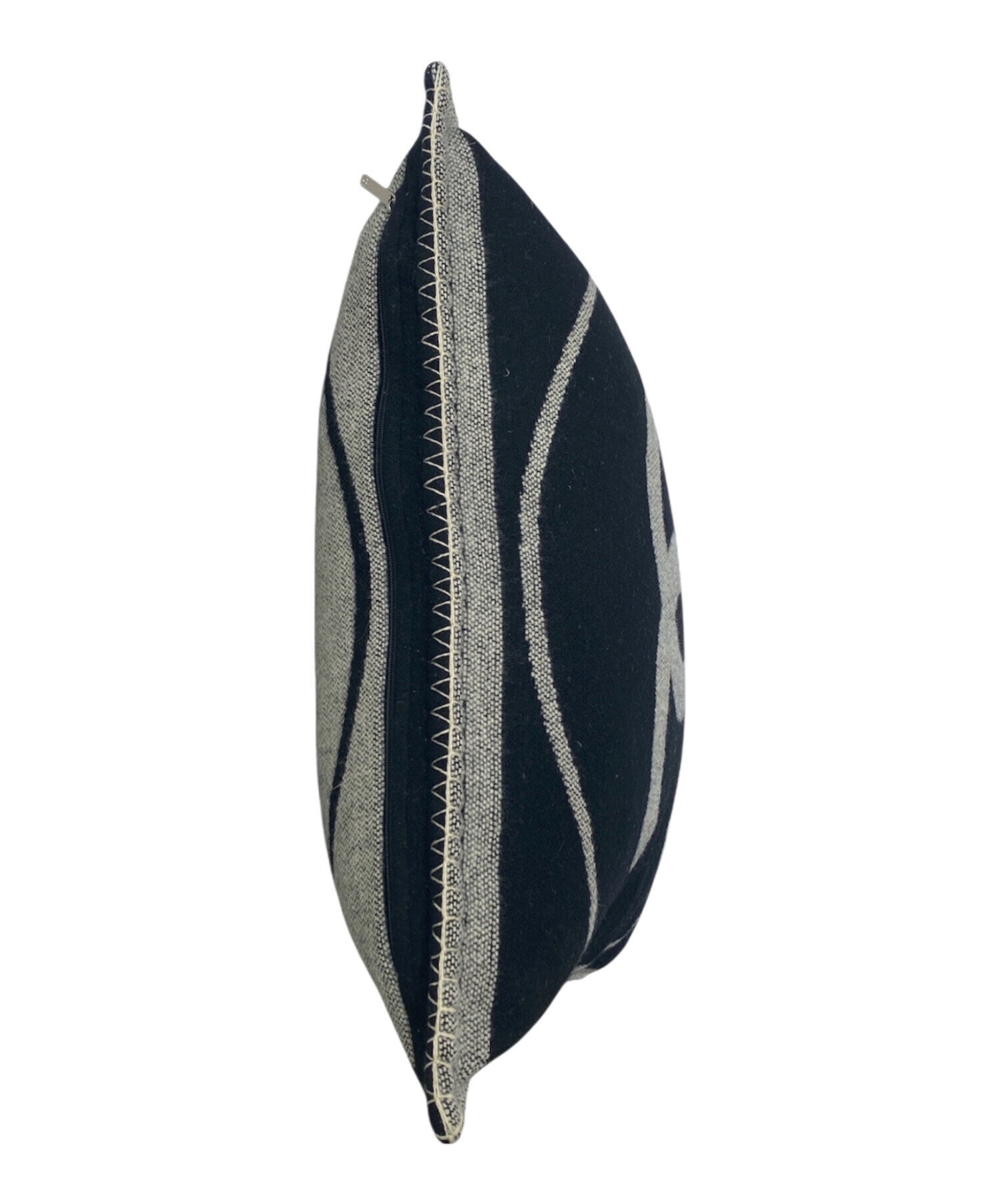 中古・古着通販】CHANEL (シャネル) ココマーククッション｜ブランド