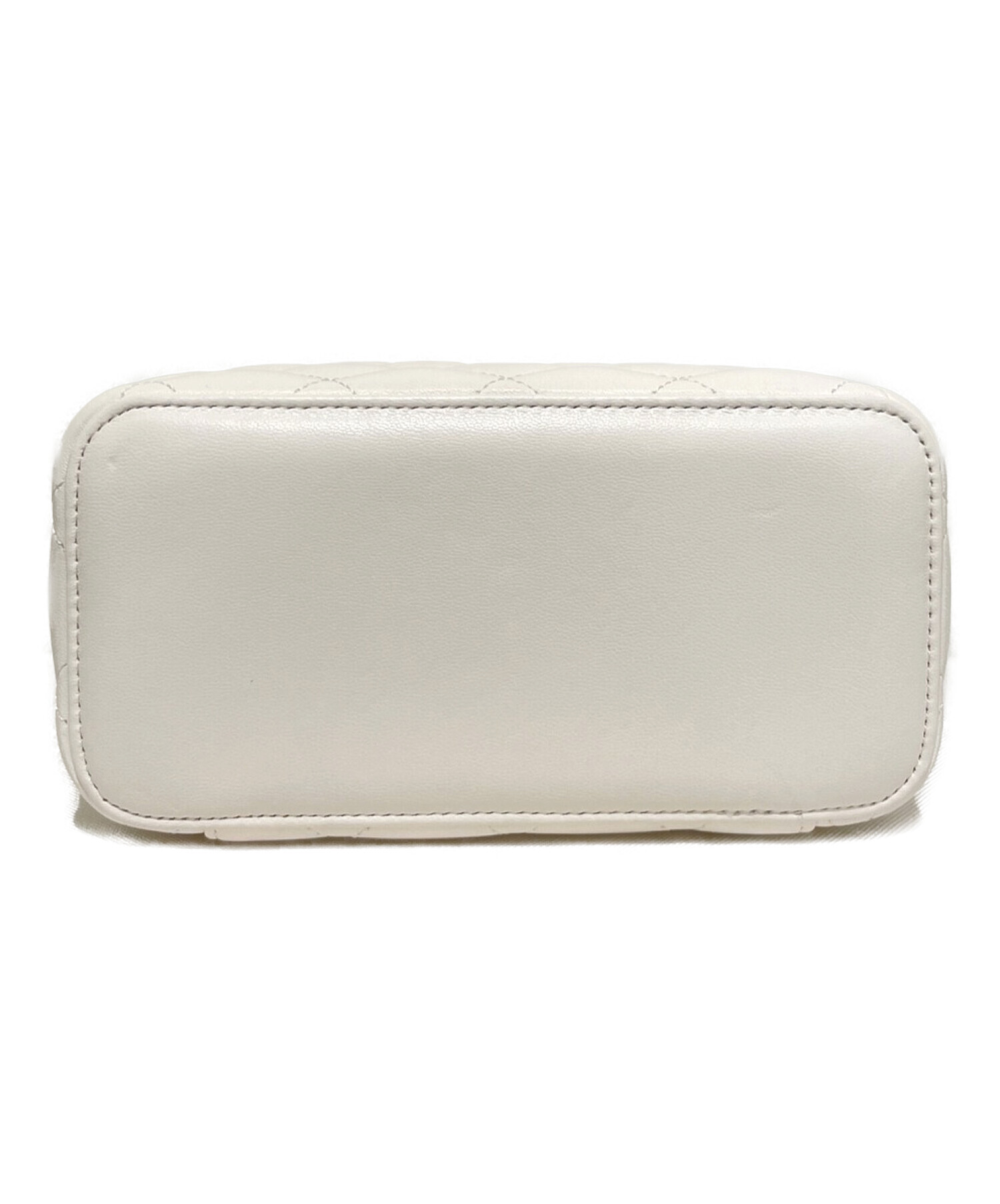中古・古着通販】CHANEL (シャネル) ヴァニティケース ホワイト