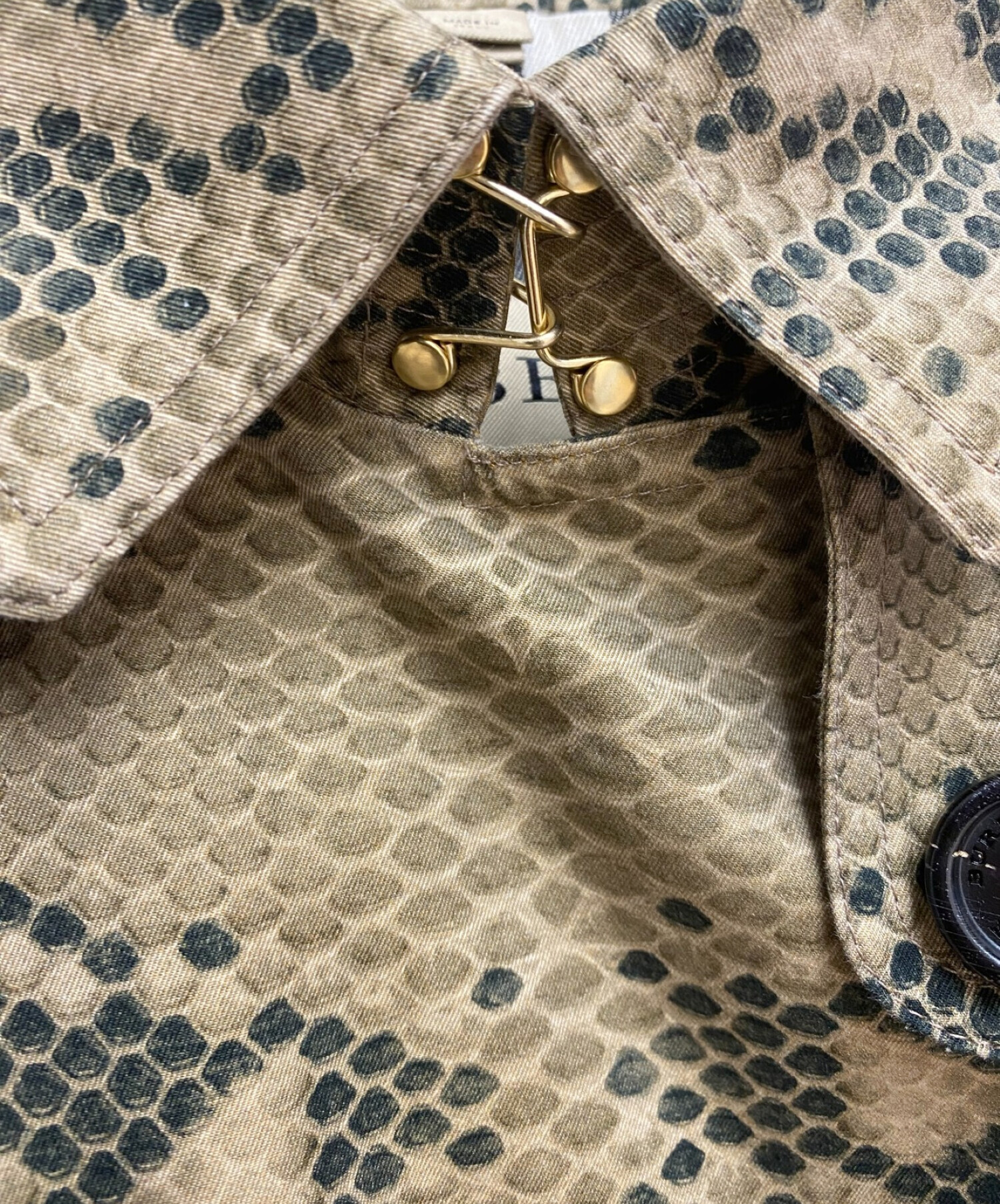 中古・古着通販】BURBERRY (バーバリー) パイソン柄トレンチコート