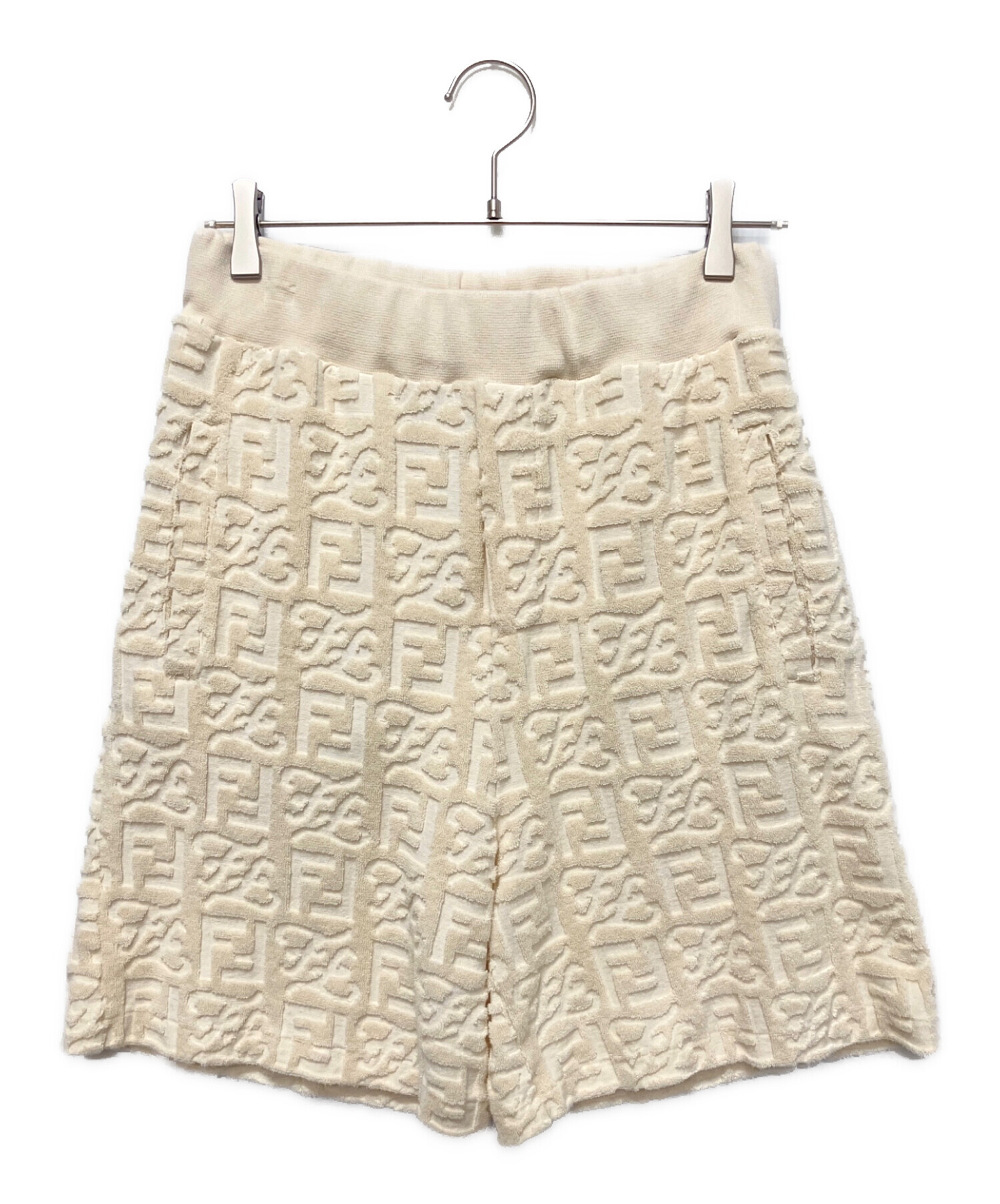 中古・古着通販】FENDI (フェンディ) ズッカ柄パイル地ショート 中古・古着通販】FENDI (フェンディ) ズッカ柄パイル地ショート