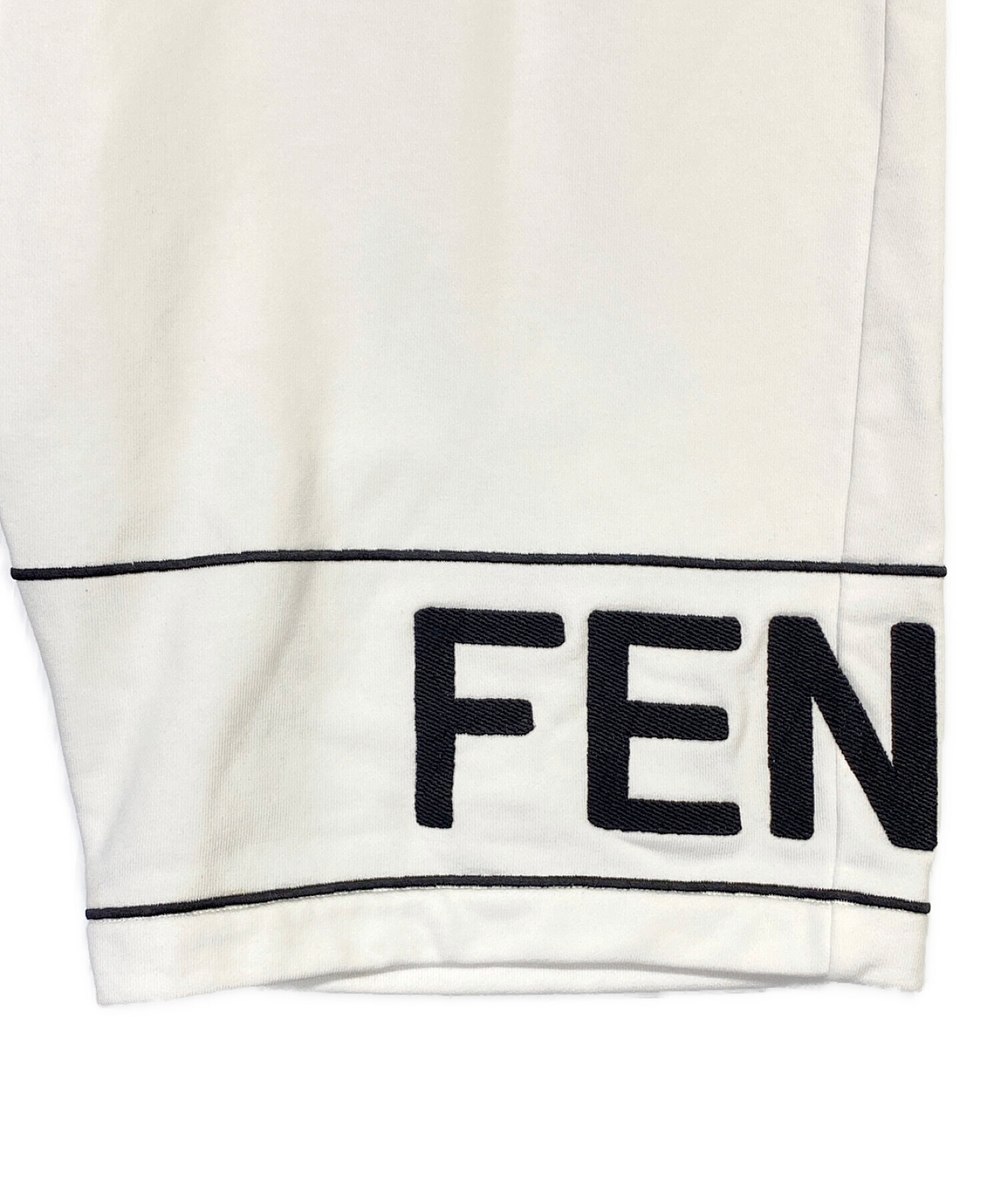 中古・古着通販】FENDI (フェンディ) ショートパンツ ホワイト サイズ 