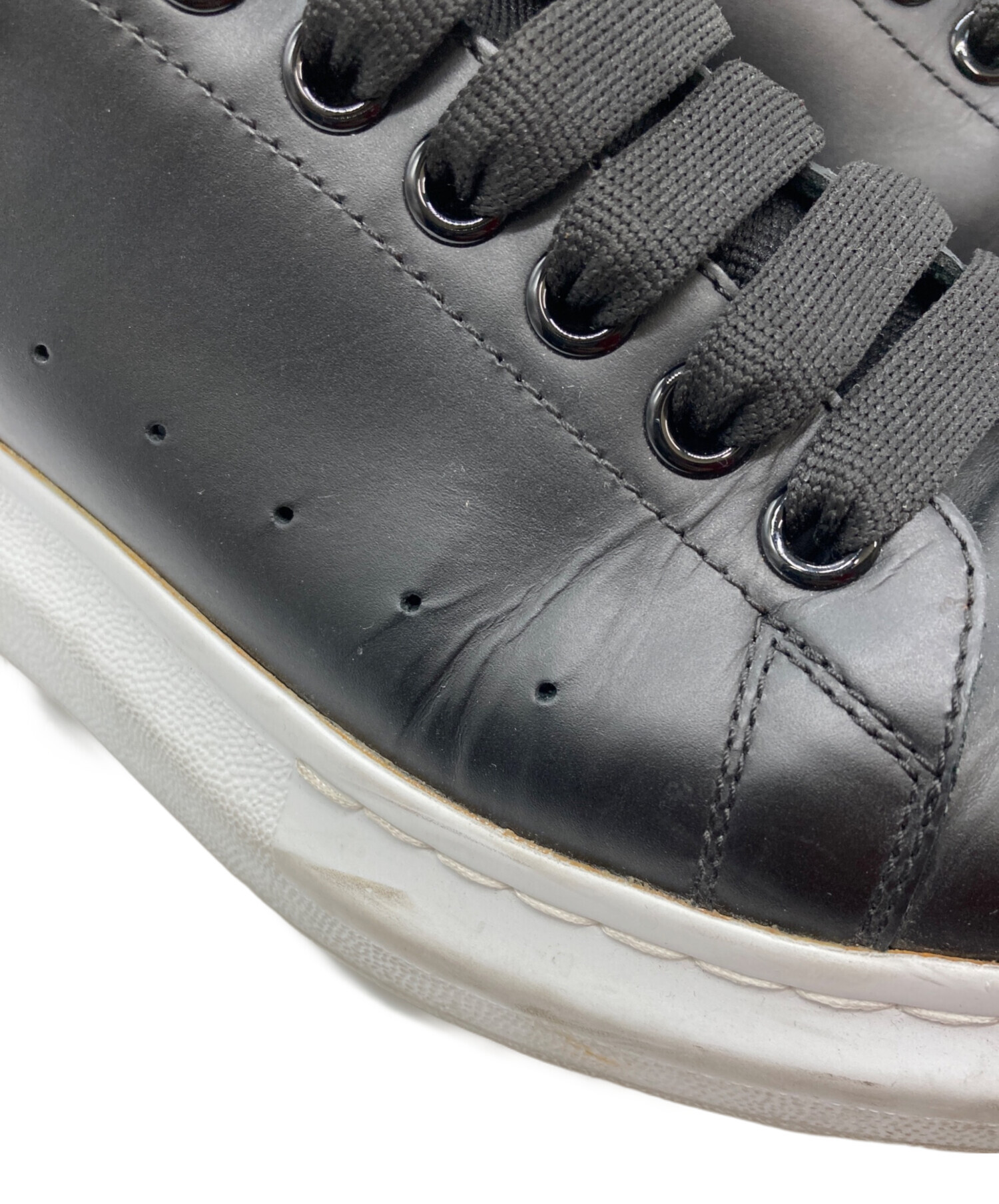 週末限定セール！アレキサンダーマックイーンブラック レザー スニーカー 中古・古着通販】ALEXANDER McQUEEN (アレキサンダーマックイーン