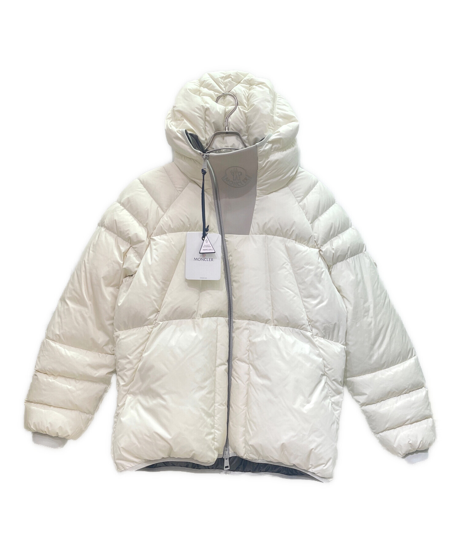 み*こ様 【お値下げ中】MONCLER ライエ　軽量ダウンジャケット ホワイト ホワイト ショートダウンジャケット : 軽量ダウンジャケット 向けの