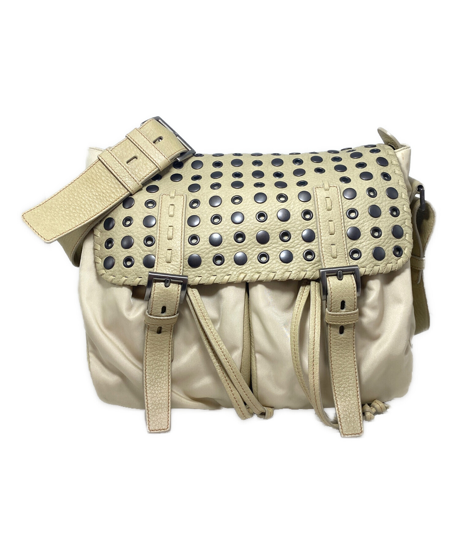 PRADA ショルダーバッグ レザー ベージュ 中古・古着通販】PRADA (プラダ) パンチングショルダーバッグ ベージュ