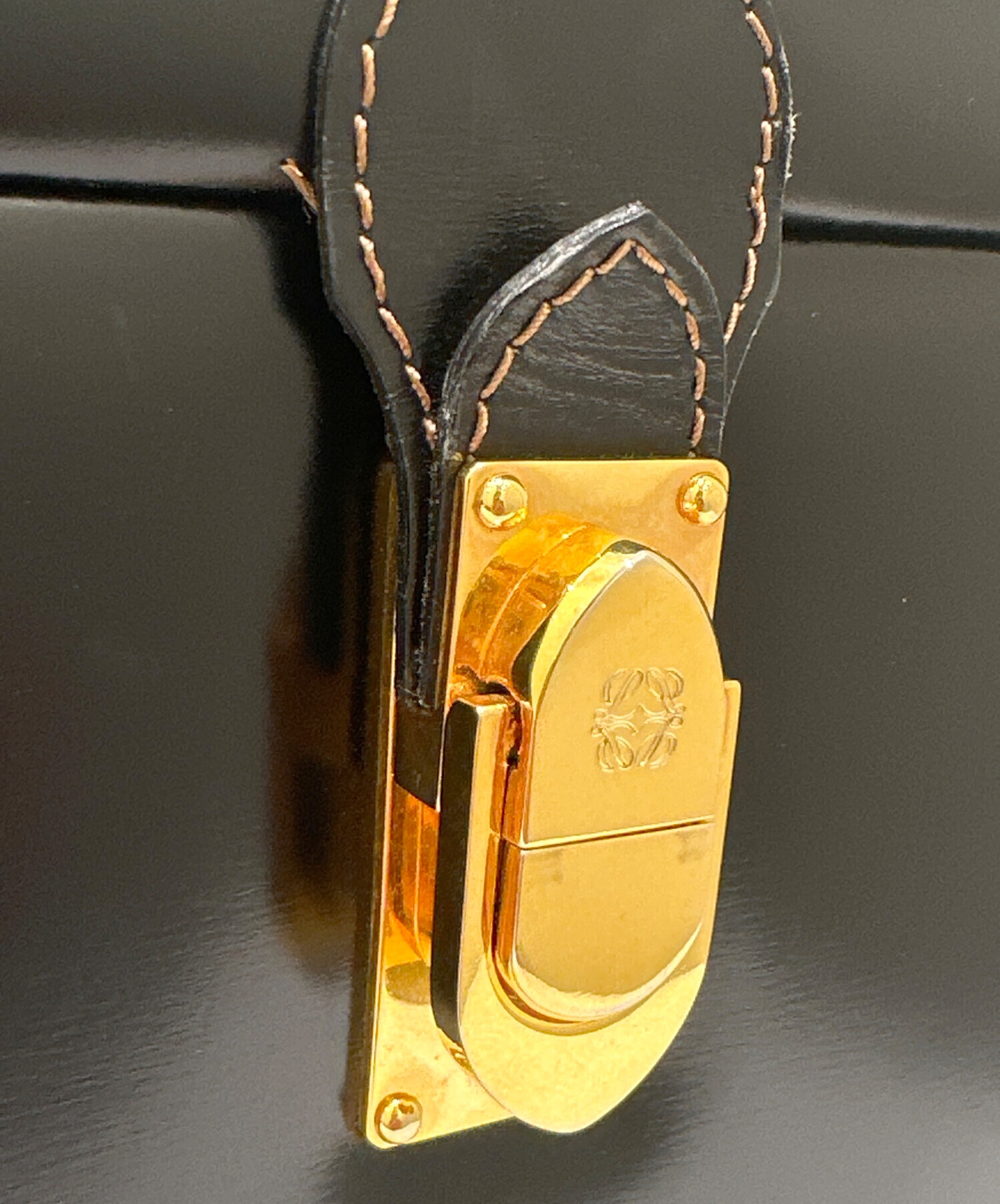 中古・古着通販】LOEWE (ロエベ) バニティバッグ ブラック｜ブランド