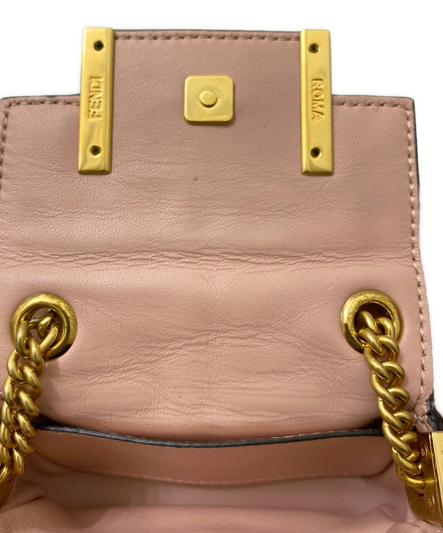 中古・古着通販】FENDI (フェンディ) ナノバケットチェーン ピンク