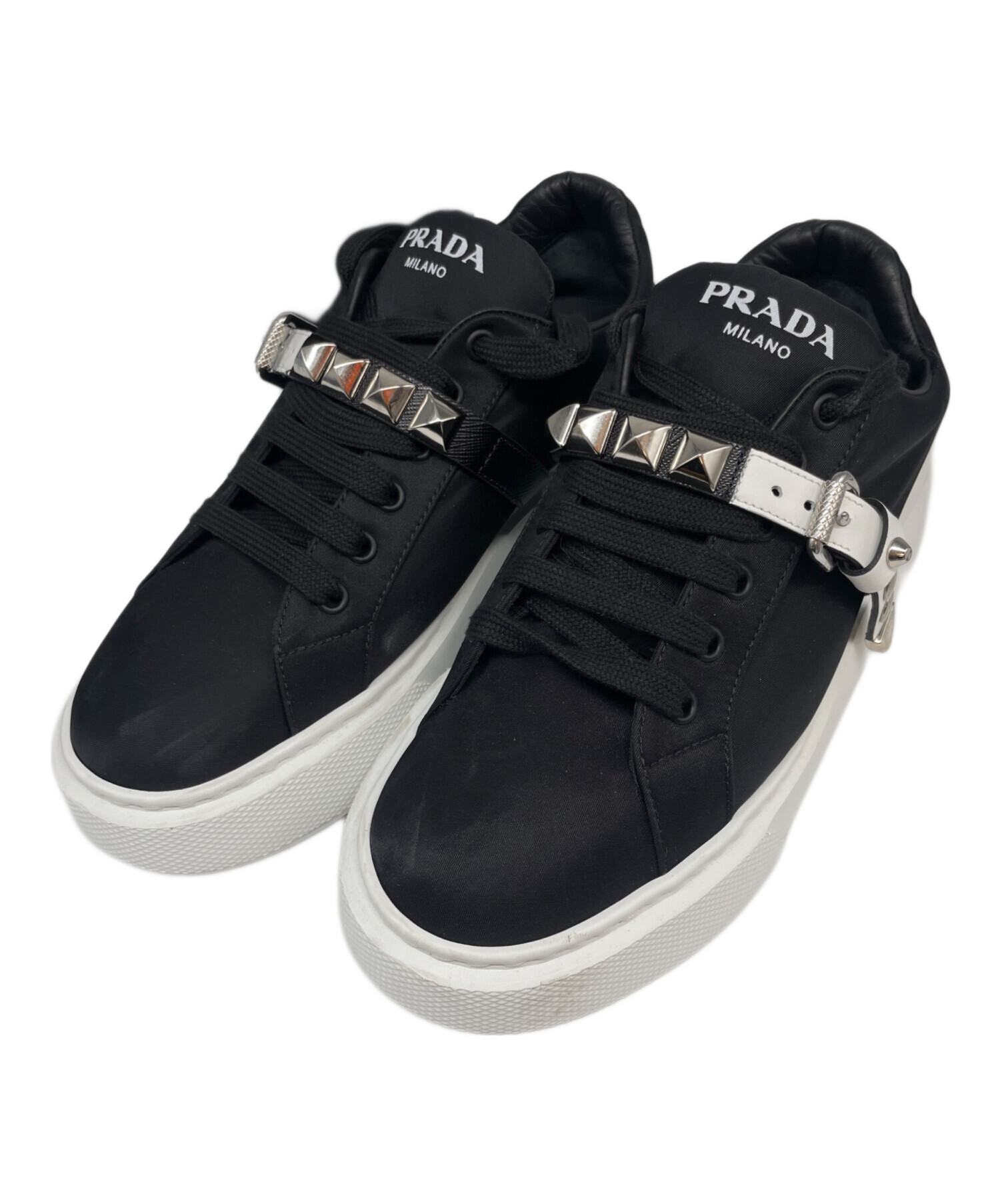 プラダ PRADA スタッズ スニーカー 38 サイズ24.5〜25㎝ プラダ PRADA スタッズ スニーカー サイズ38 24.5〜25㎝