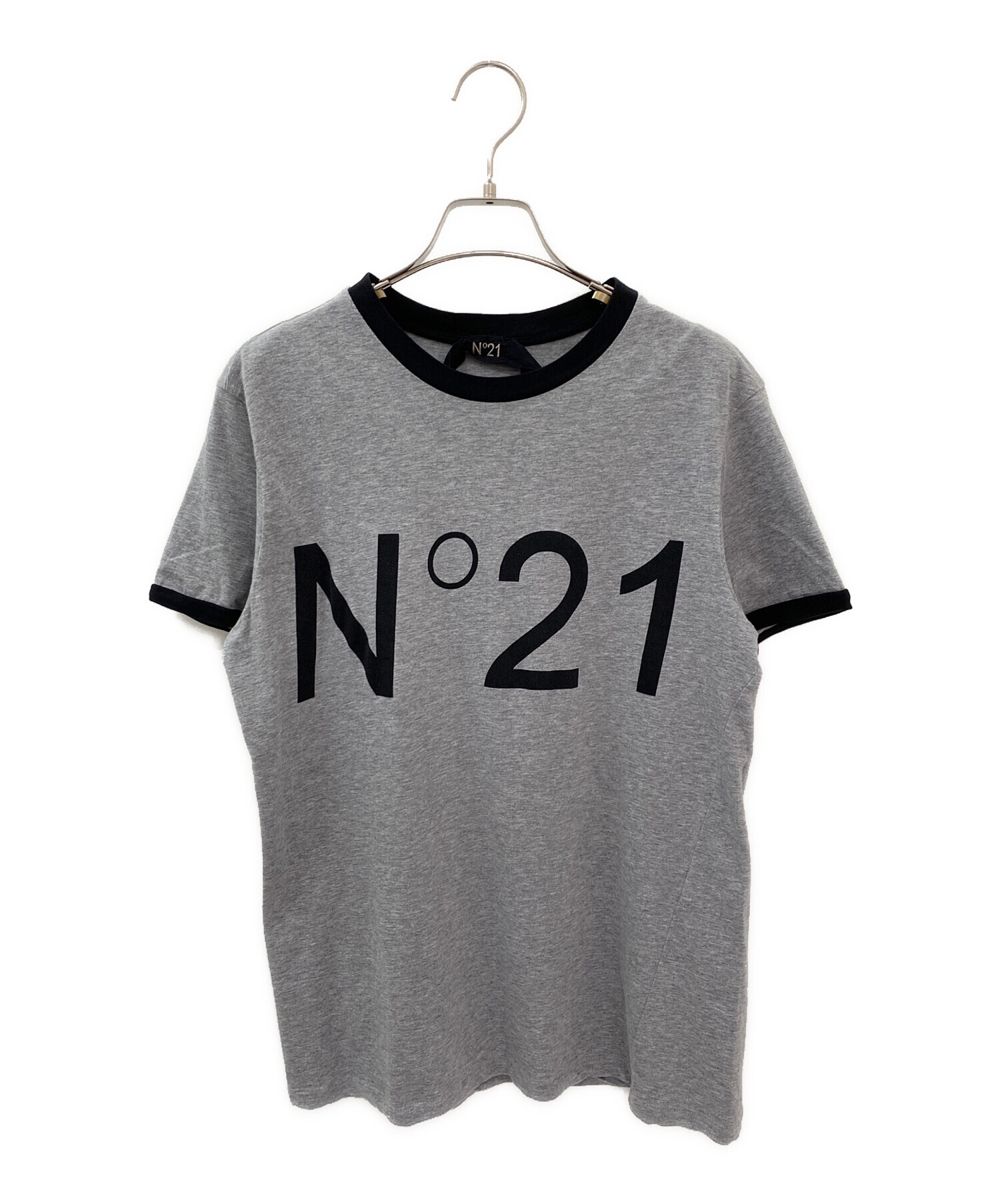 Nﾟ 21 ヌメロヴェントゥーノ Tシャツ・カットソー M 紺 【古着】【中古】【送料無料】 Nﾟ 21（ヌメロヴェントゥーノ）Tシャツ・カットソー 黒 サイズ:S