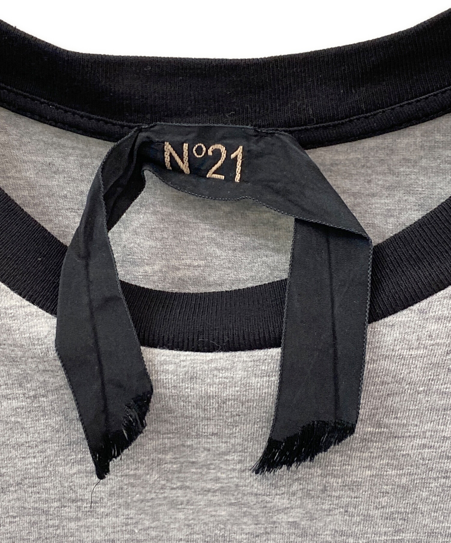 中古・古着通販】N°21 (ヌメロヴェントゥーノ) ロゴTシャツ ライト