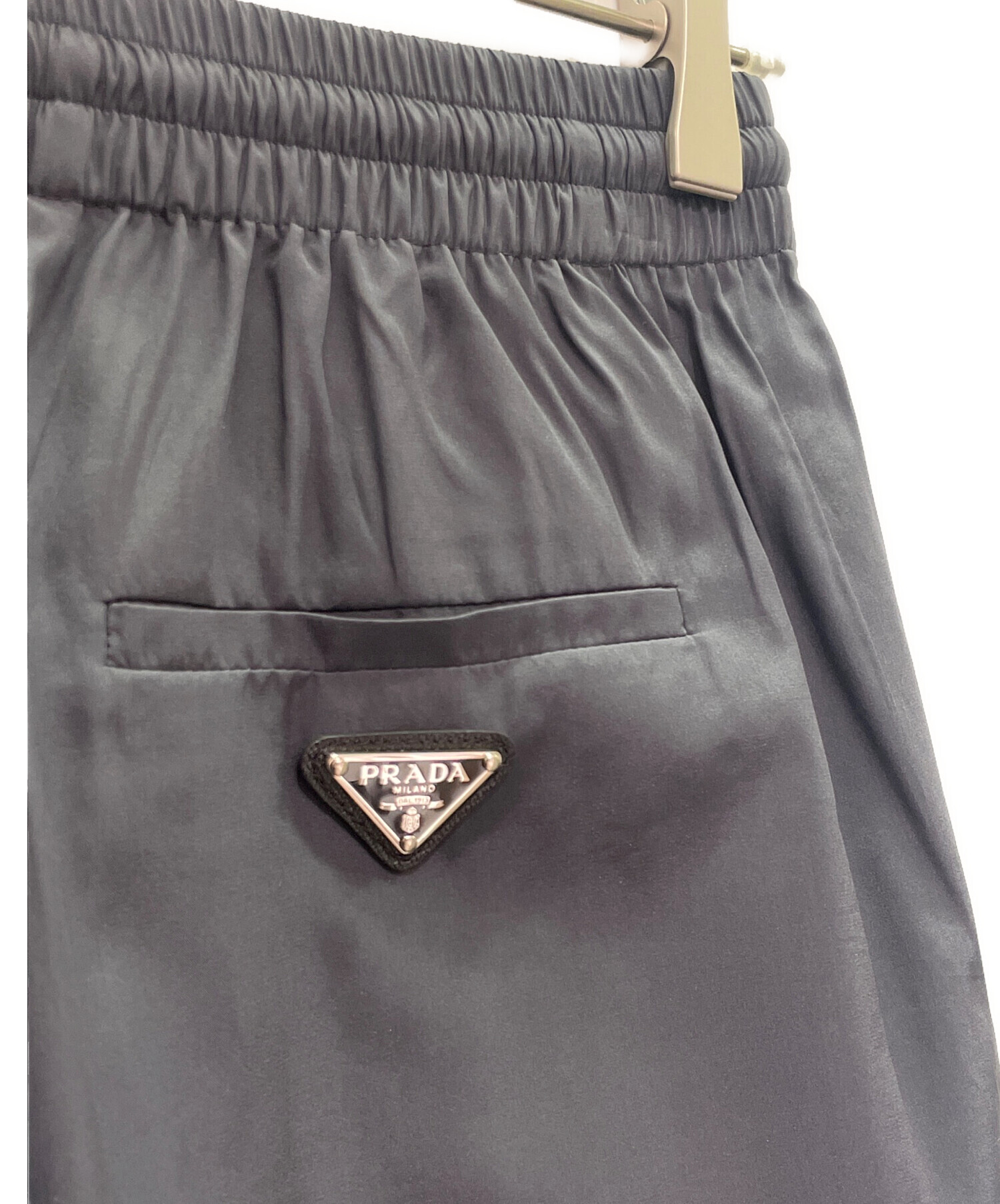 PRADA プラダ ヴィンテージ ナイロン パンツ クロップドショート丈 40 中古・古着通販】PRADA (プラダ) トライアングルロゴ ナイロンパンツ