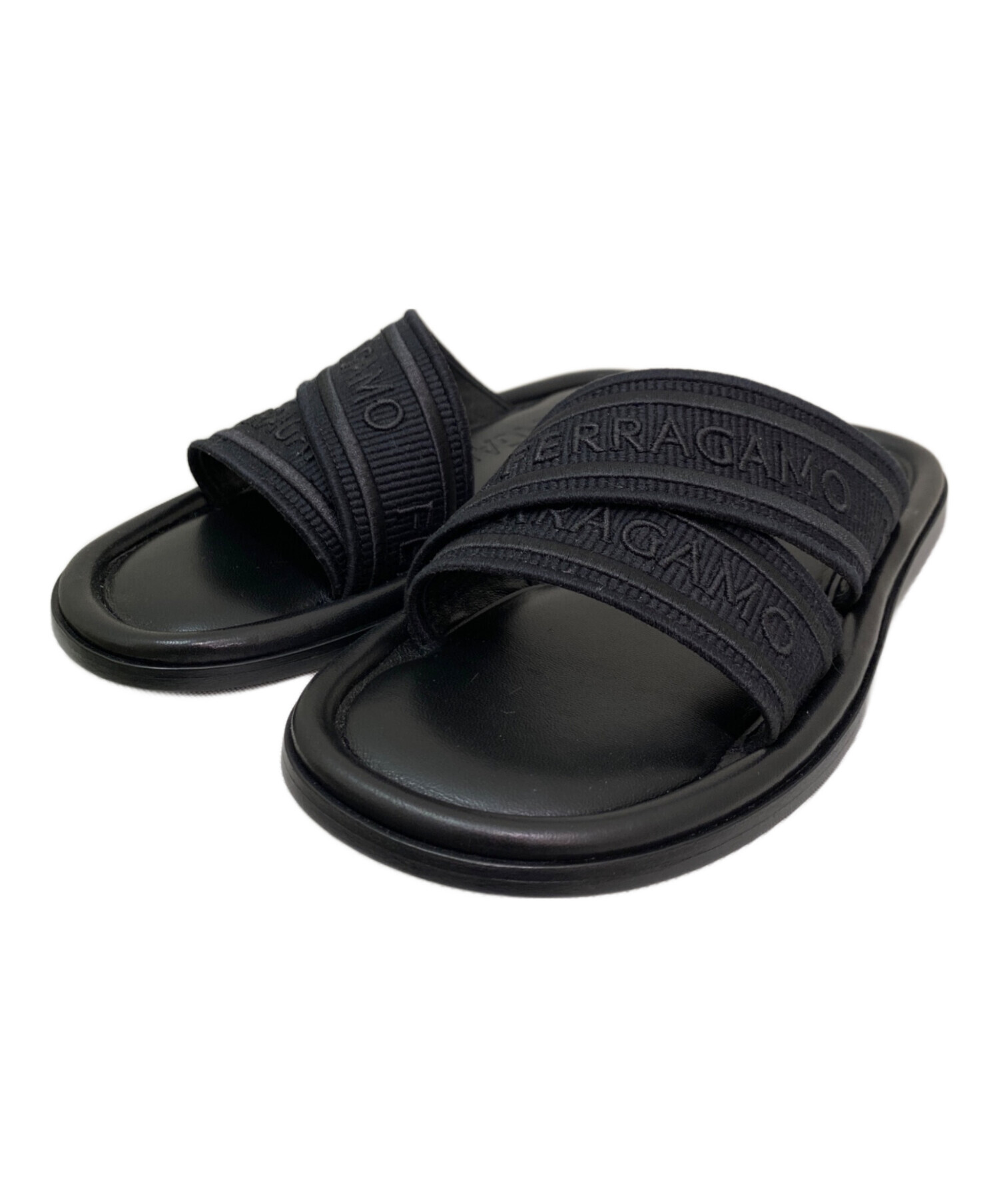 な*ち様 Salvatore Ferragamo サンダル 23.5 フェラガモ 中古・古着通販】Ferragamo (フェラガモ) ロゴレザーサンダル ブラック