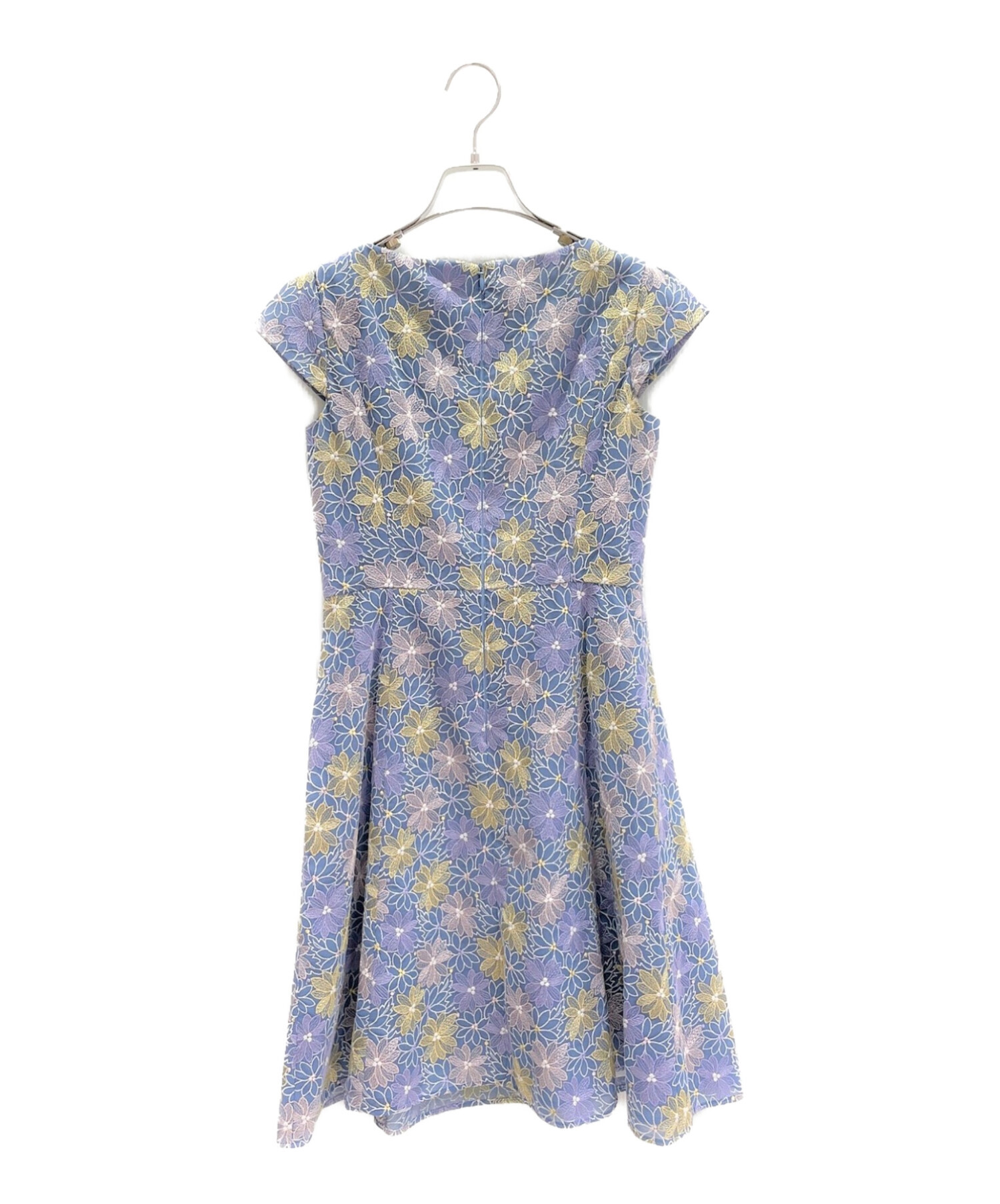 中古・古着通販】TOCCA (トッカ) フラワー刺繍ワンピース ブルー