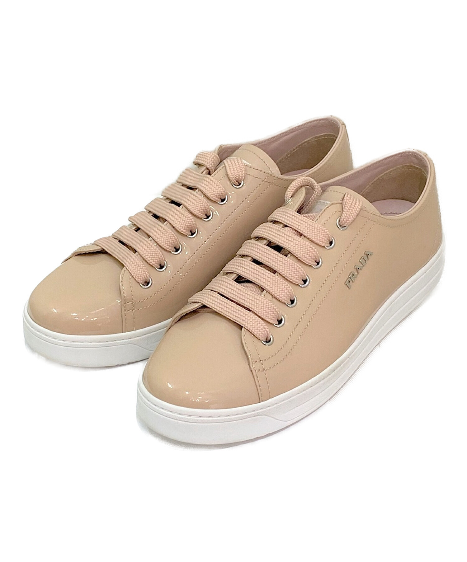 PRADA ピンクベージュ エナメル スニーカー PRADAエナメルスニーカー