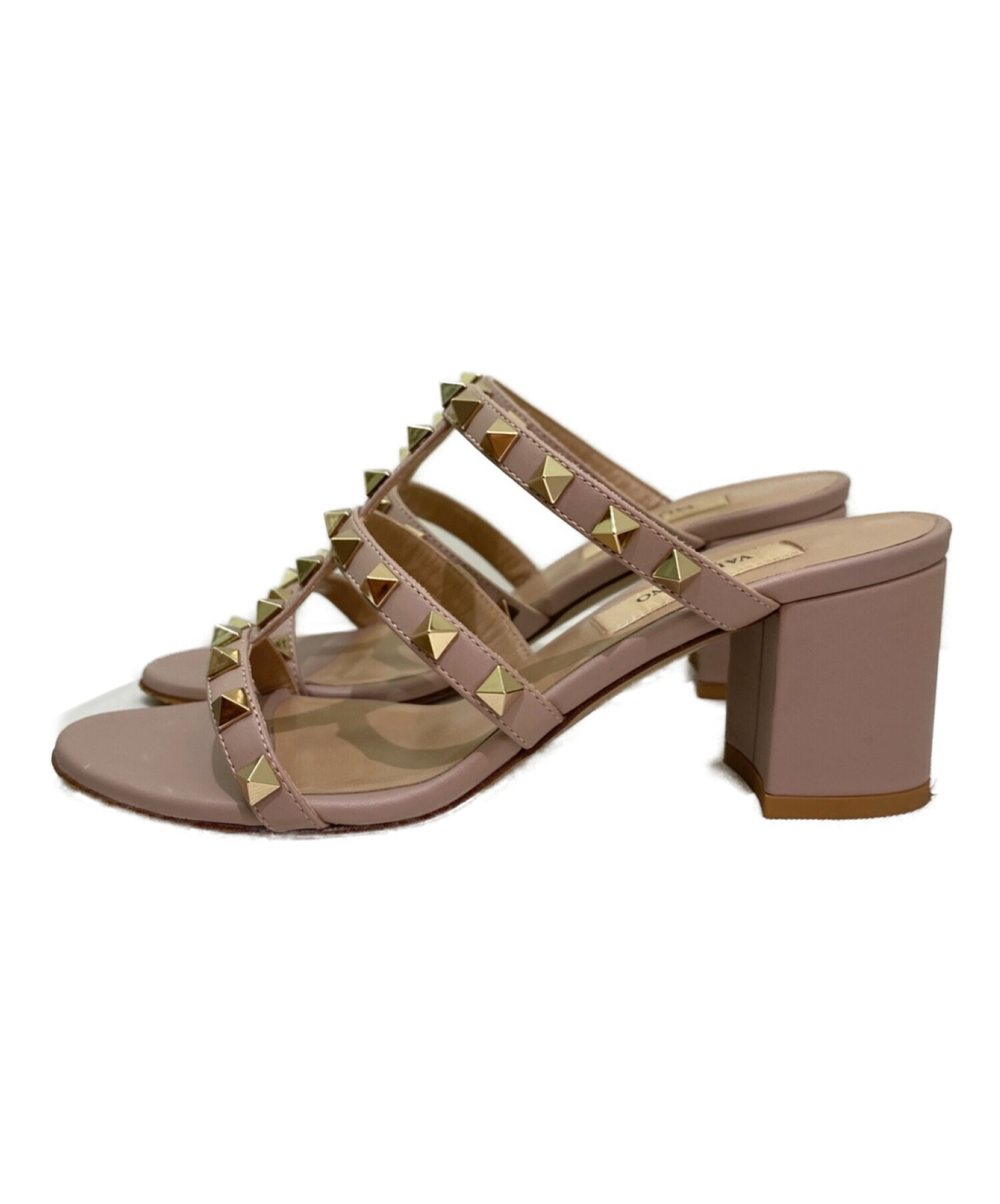 【専用】VALENTINO スタッズ付きベージュサンダル 中古・古着通販】VALENTINO (ヴァレンティノ) ロックスタッズスライド