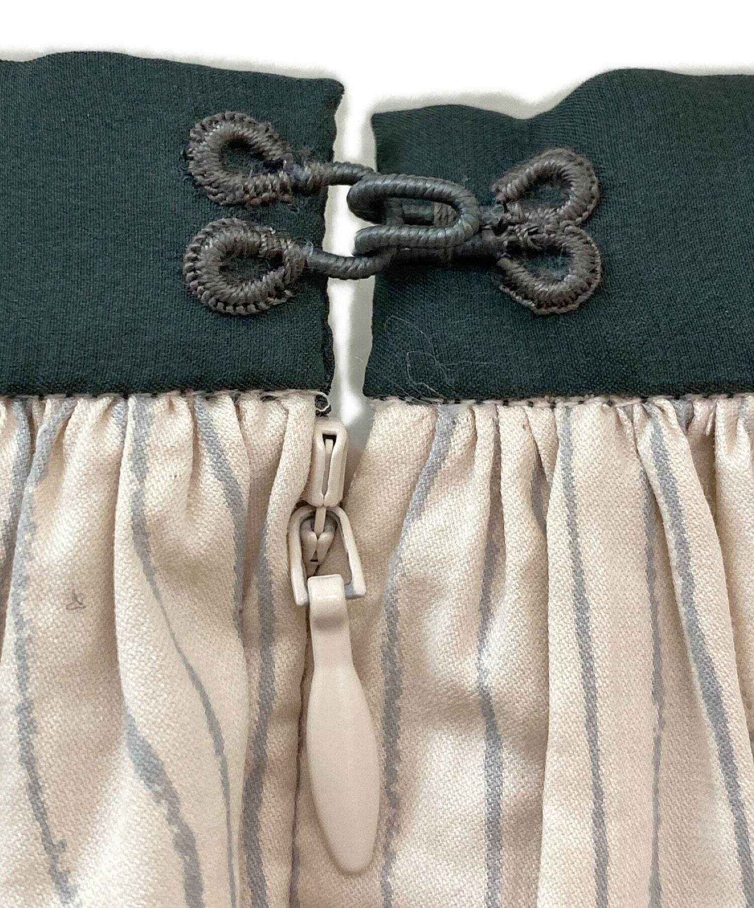 mina perhonen sulkaスカート グレー 38 ミナペルホネン