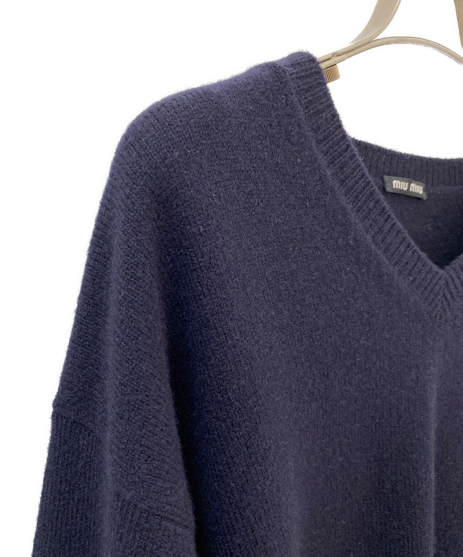 中古・古着通販】MIU MIU (ミュウミュウ) Vネックニット ネイビー 