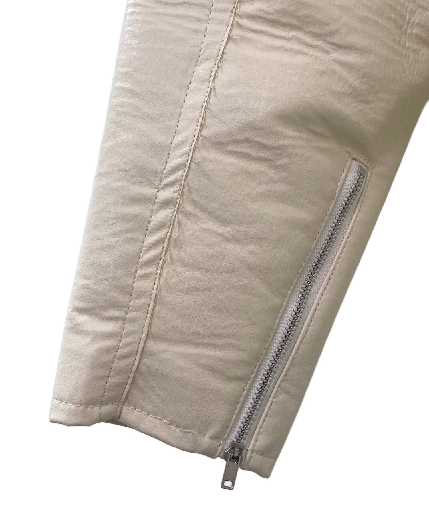 中古・古着通販】TOGA (トーガ) ライダースジャケット ホワイト サイズ 中古・古着通販】TOGA (トーガ) ライダースジャケット ホワイト サイズ