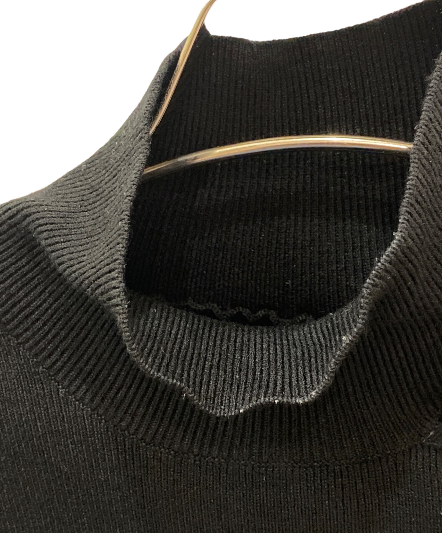 中古・古着通販】cygne (シーニュ) ワンショルダーオープンニット