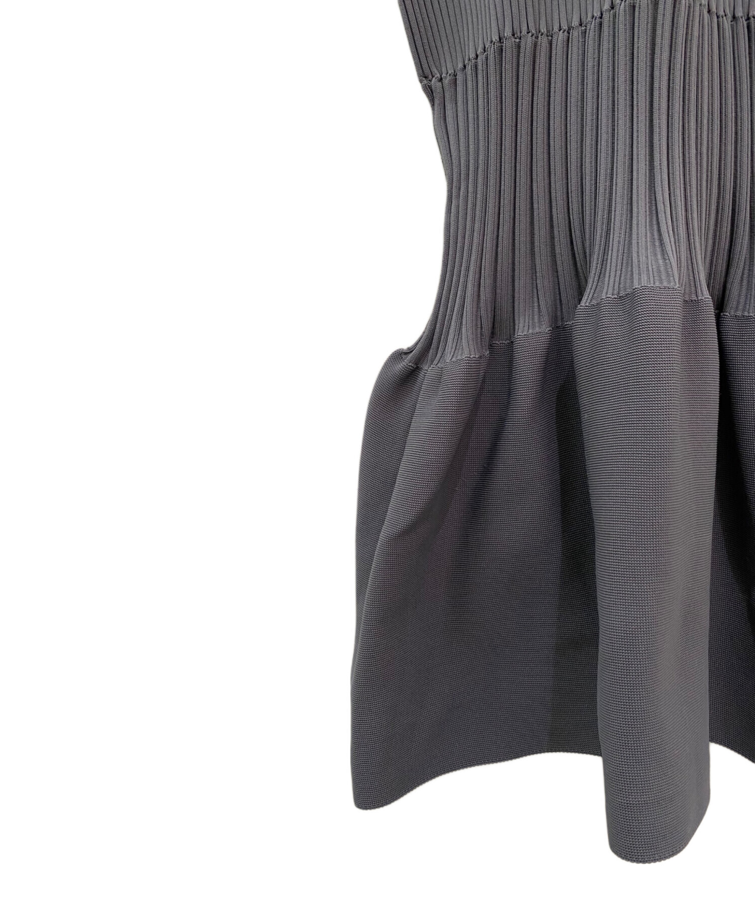 cfcl fluted ノースリーブ FLUTED SLEEVELESS TOP