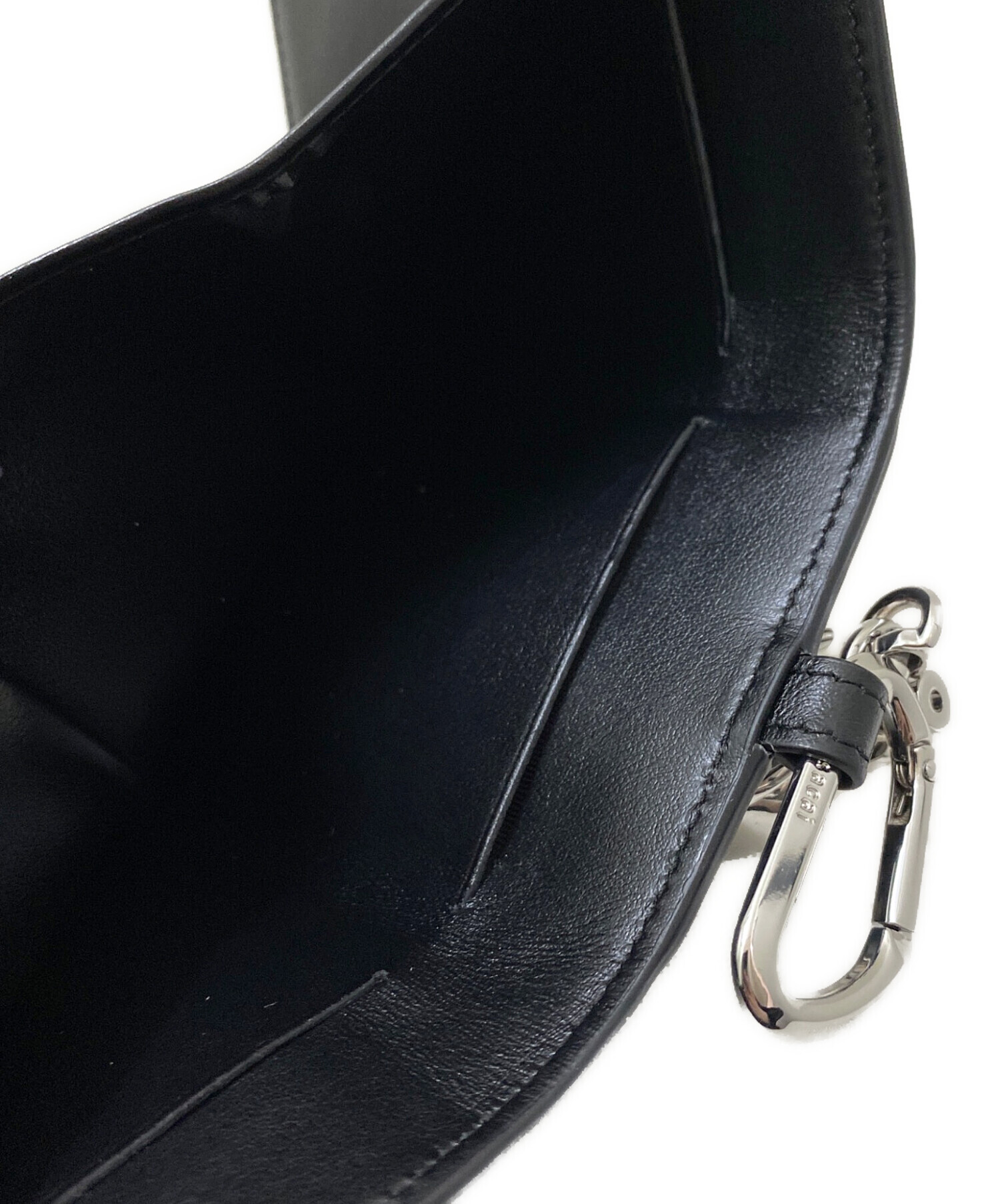 小物 sacai Carabiner Trifold Wallet 中古・古着通販】sacai (サカイ) Carabiner Trifold Wallet ブラック