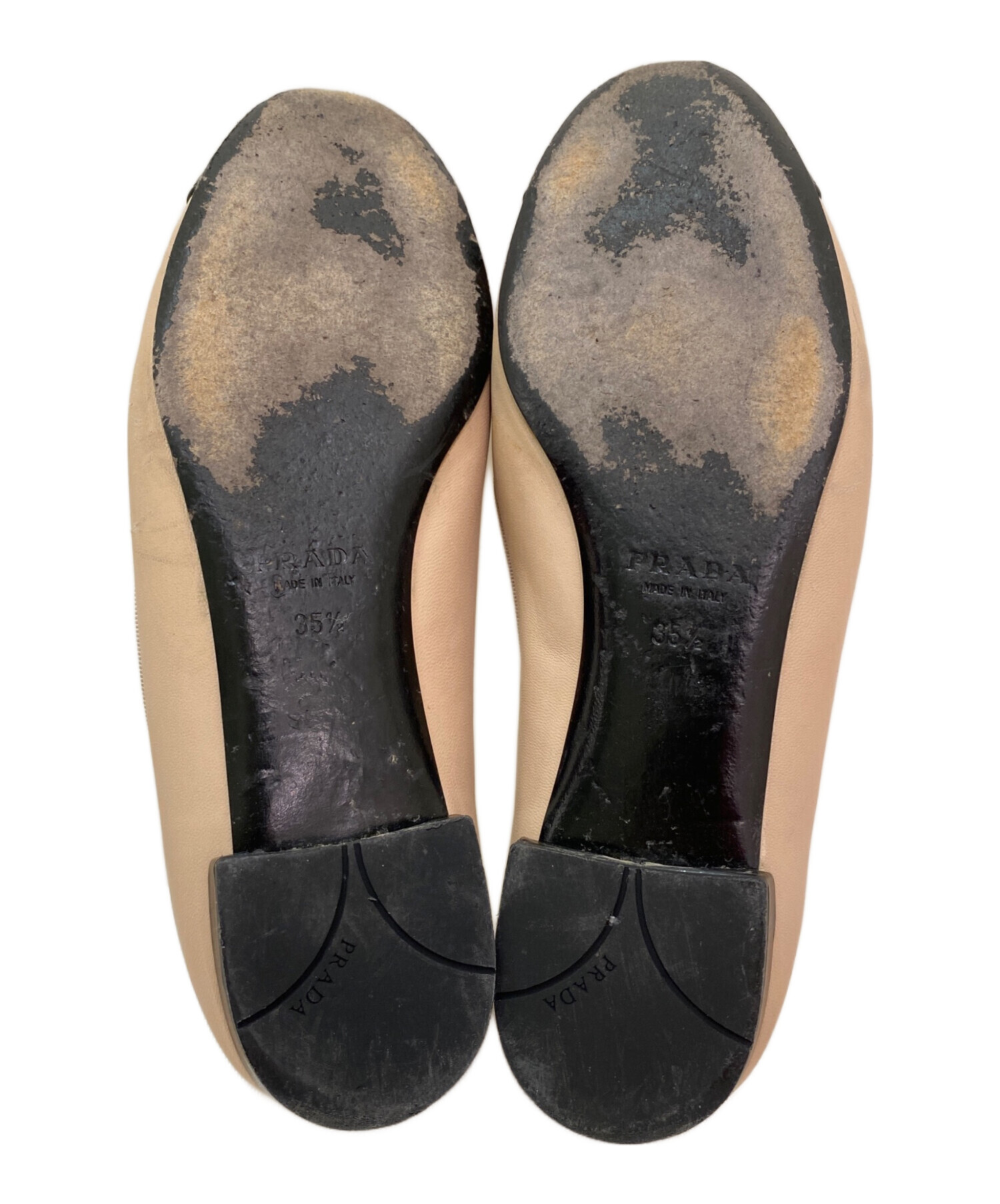 中古・古着通販】PRADA (プラダ) フラットシューズ ベージュ×ブラック 中古・古着通販】PRADA (プラダ) フラットシューズ ベージュ×ブラック