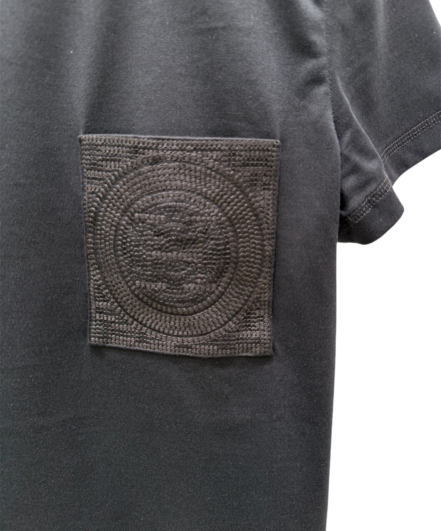【中古】HERMES エルメス Tシャツ タコ オクトパス 2023SS 中古・古着通販】HERMES (エルメス) 刺繍入りポケット Tシャツ