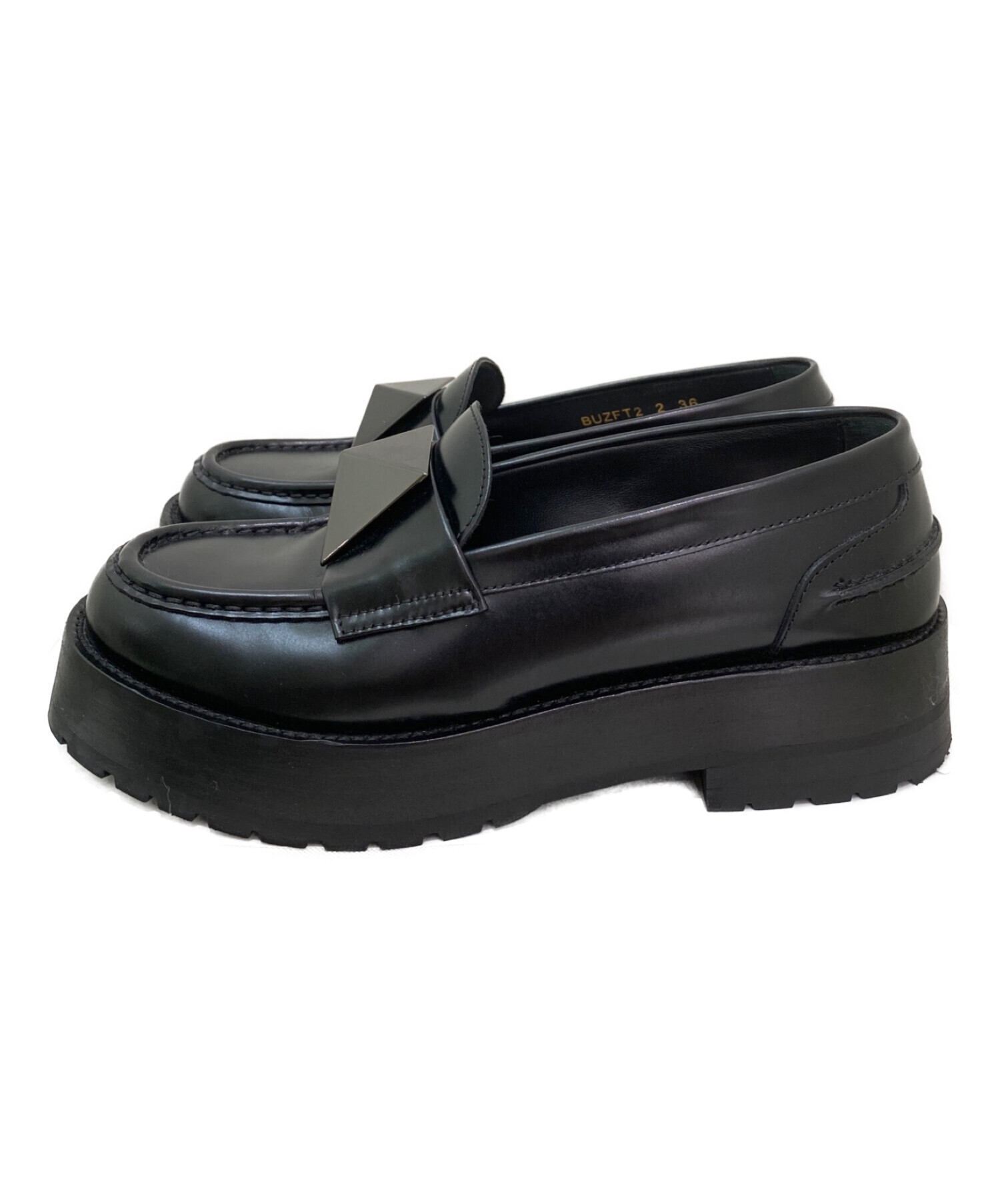 ヴァレンティノ スタッズ ローファー 中古・古着通販】VALENTINO (ヴァレンティノ) ワンスタッズローファー