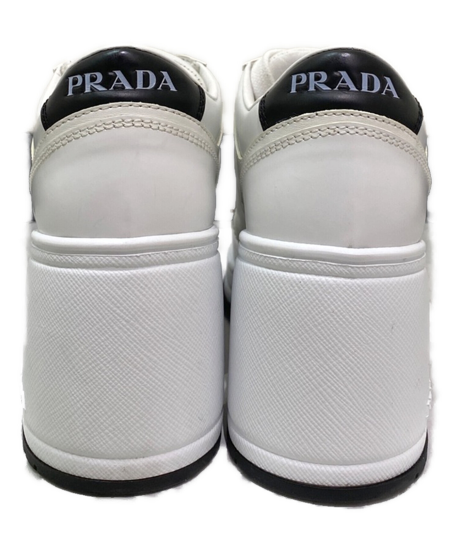 中古・古着通販】PRADA (プラダ) レザーヒールスニーカー ホワイト 中古・古着通販】PRADA (プラダ) レザーヒールスニーカー ホワイト