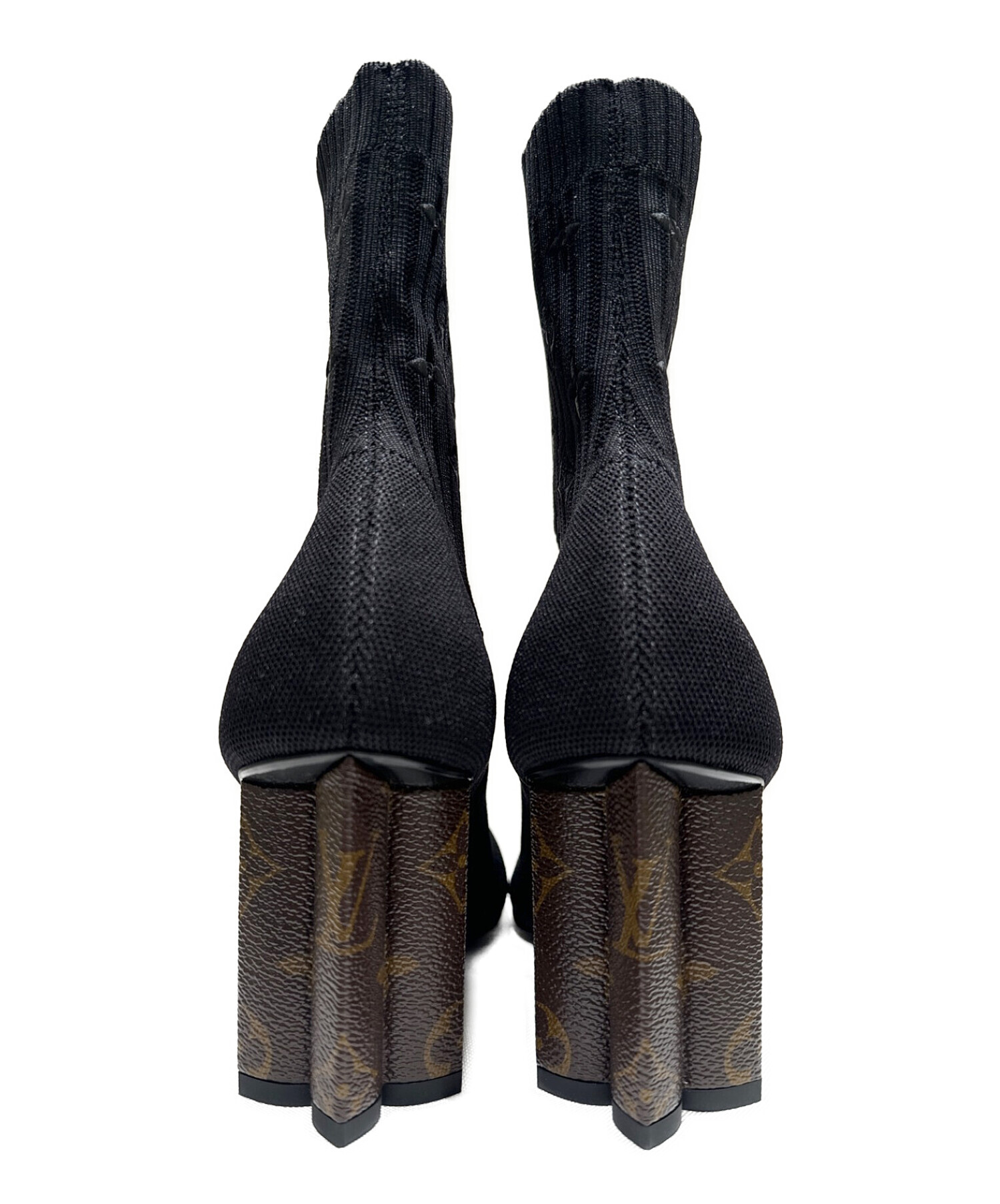 Louis Vuitton ブラック ハイヒールブーツ ルイ・ヴィトンの最旬ブーツ3選】アイコニックな“モノグラム”を