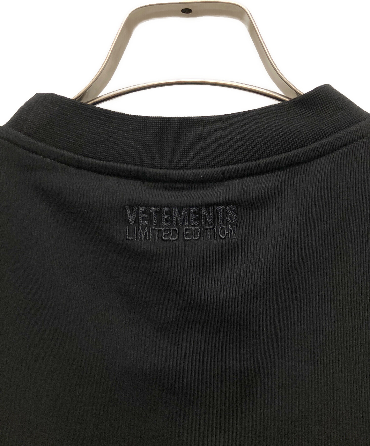 中古・古着通販】VETEMENTS (ヴェトモン) VETEMENTS t-shirt Oval Logo 