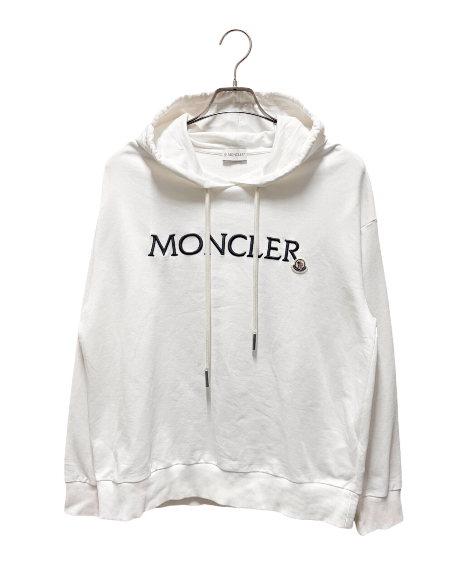 MONCLER ホワイト ロゴ入り パーカー 中古・古着通販】MONCLER (モンクレール) ロゴパーカー ホワイト