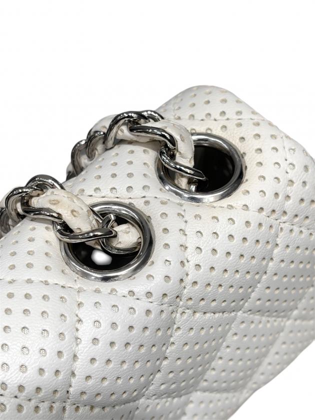 中古・古着通販】CHANEL (シャネル) マトラッセ パンチング25 ホワイト