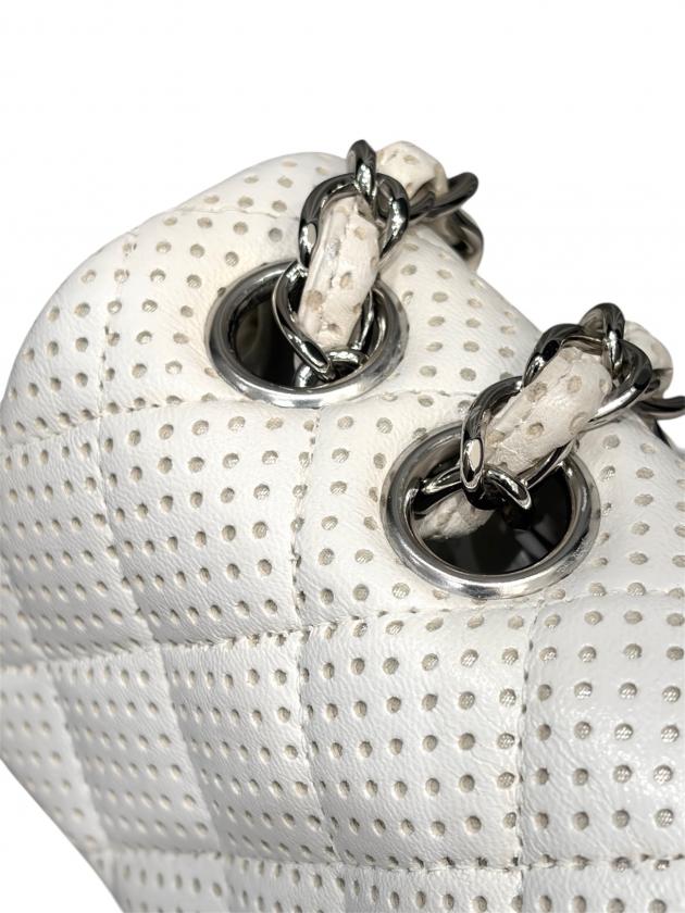 中古・古着通販】CHANEL (シャネル) マトラッセ パンチング25 ホワイト 