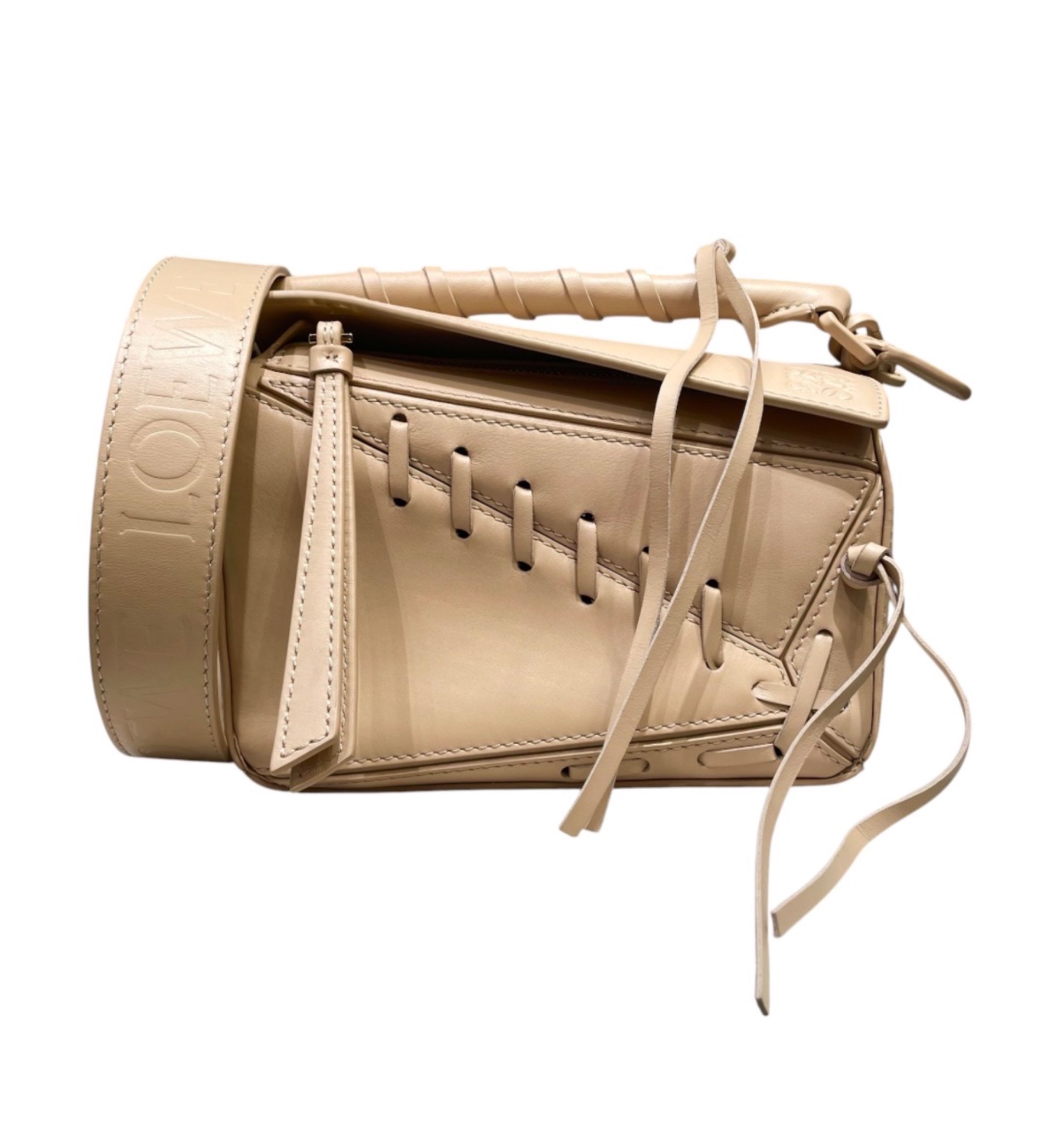 LOEWE ロエベ ショルダーバッグ  ベージュ 【古着】【中古】【送料無料】 中古・古着通販】LOEWE (ロエベ) レースドパズルバッグ ミニ2WAYミニ