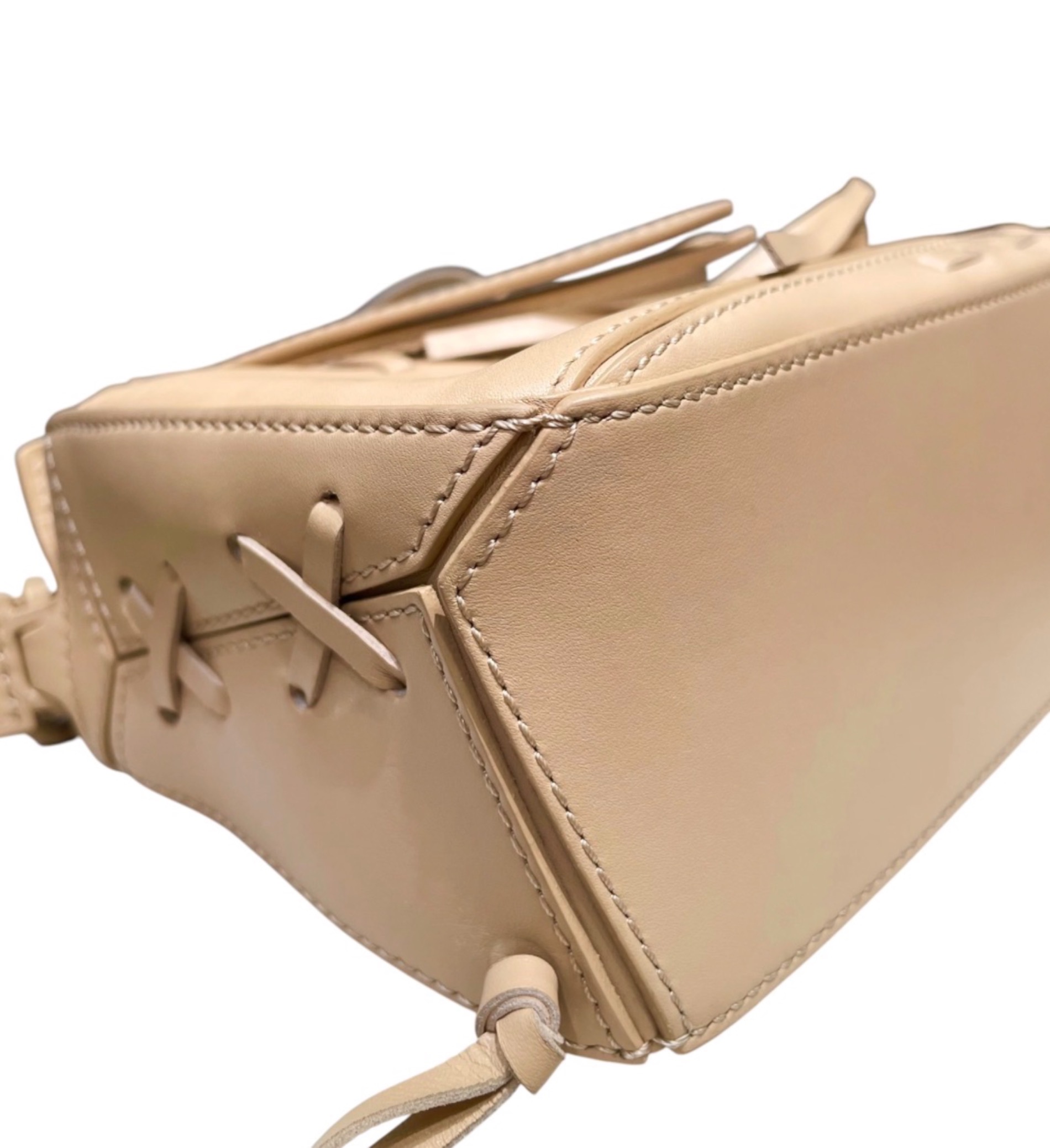 LOEWE ロエベ ショルダーバッグ  ベージュ 【古着】【中古】【送料無料】 中古・古着通販】LOEWE (ロエベ) レースドパズルバッグ ミニ2WAYミニ