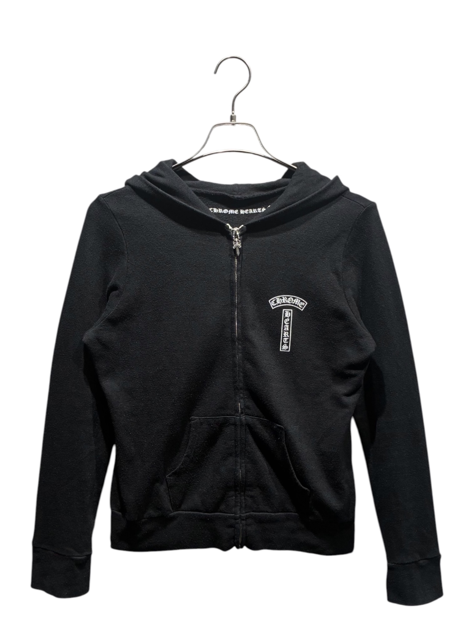 【新品】クロムハーツ Chrome Hearts ジップパーカー 黒 刺繍ロゴ 中古・古着通販】CHROME HEARTS (クロムハーツ) バックアーチロゴ