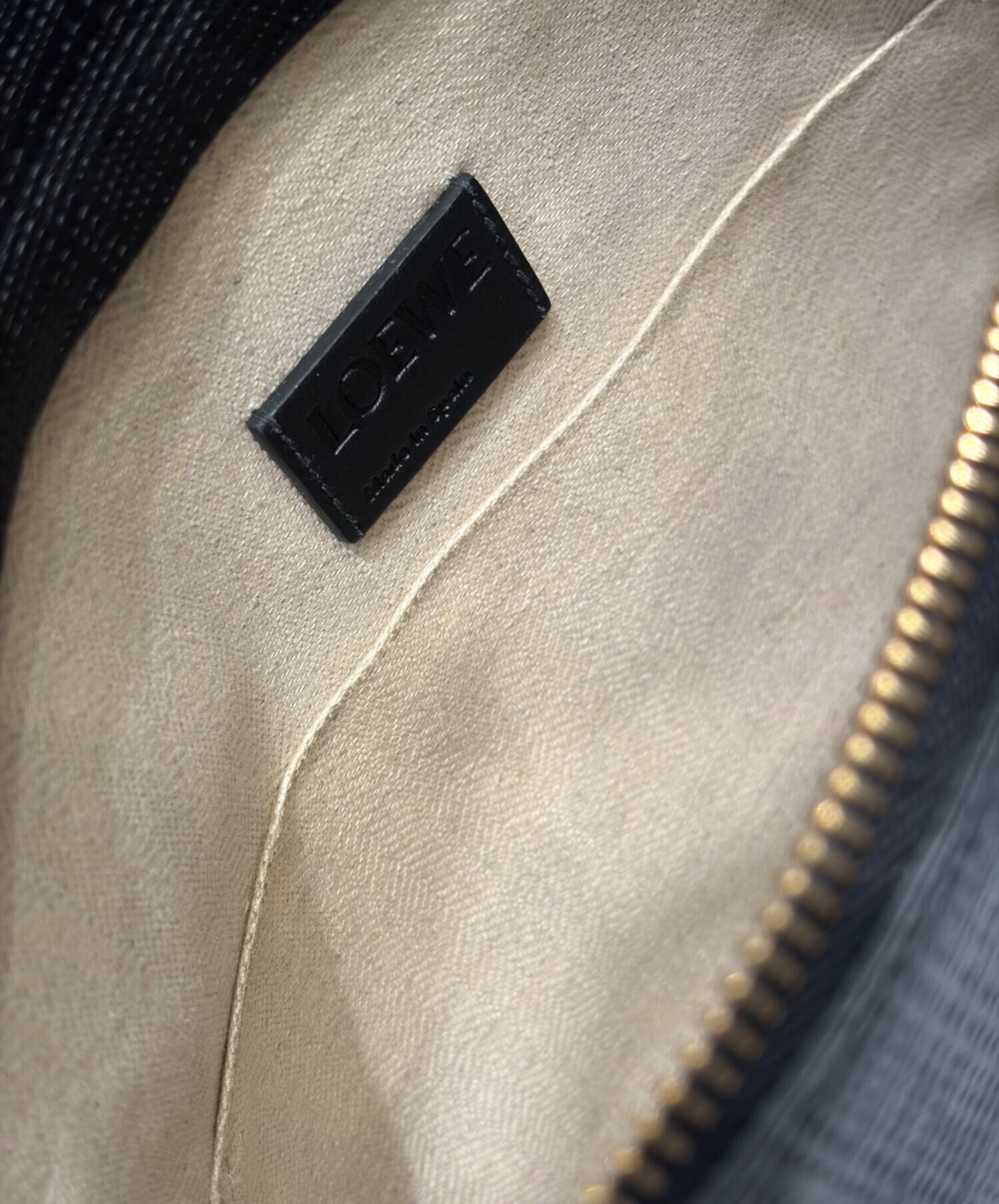 新品　ロエベLOEWE エナメル　クラッチバッグ LOEWE（ロエベ） ショルダーバッグ FLAMENCO CLUTCH MINI フラメンコ