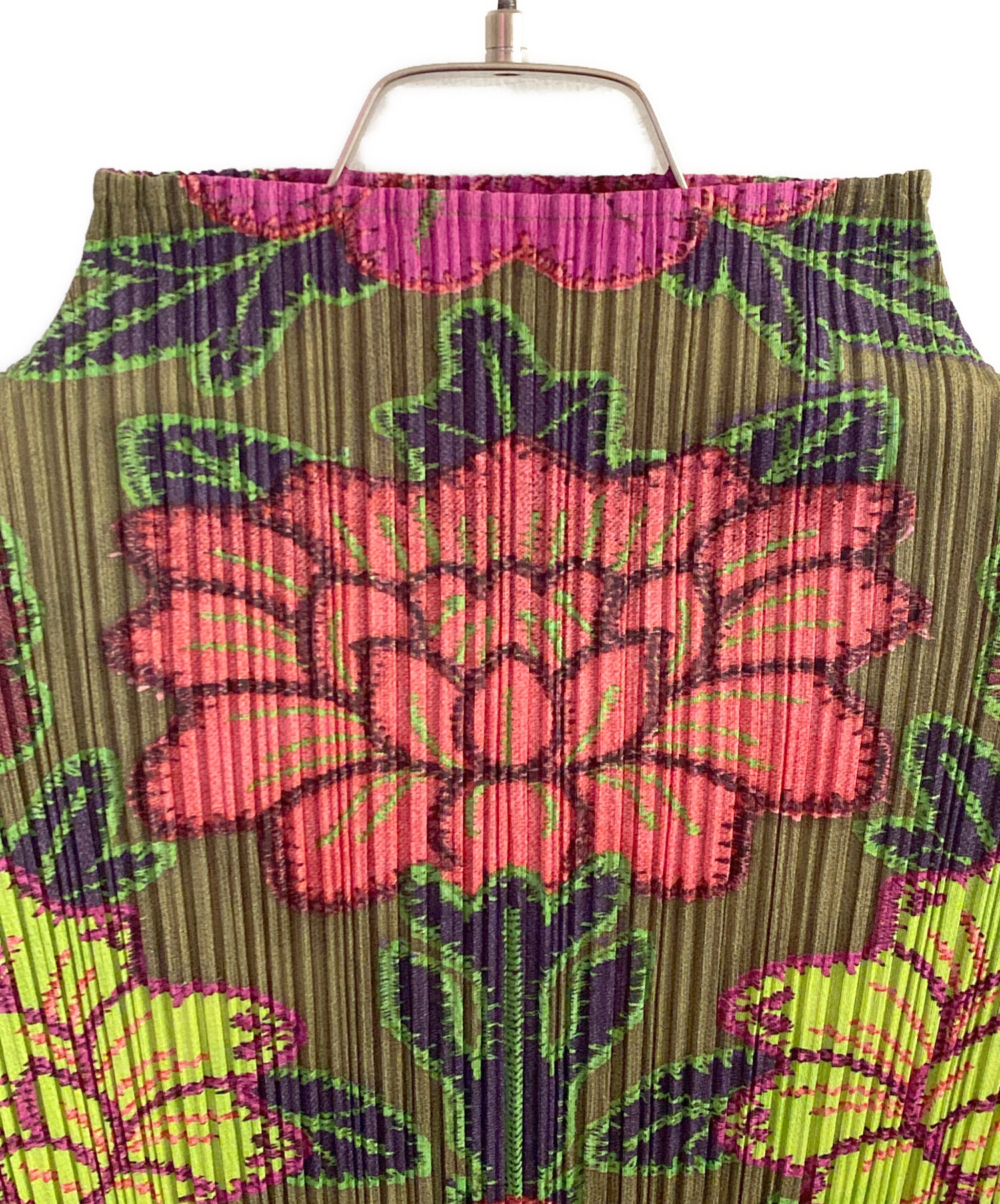 PLEATS PLEASE プリーツプリーズ アンサンブル トップス 花柄 黒 中古・古着通販】PLEATS PLEASE (プリーツプリーズ) 花柄プリーツ